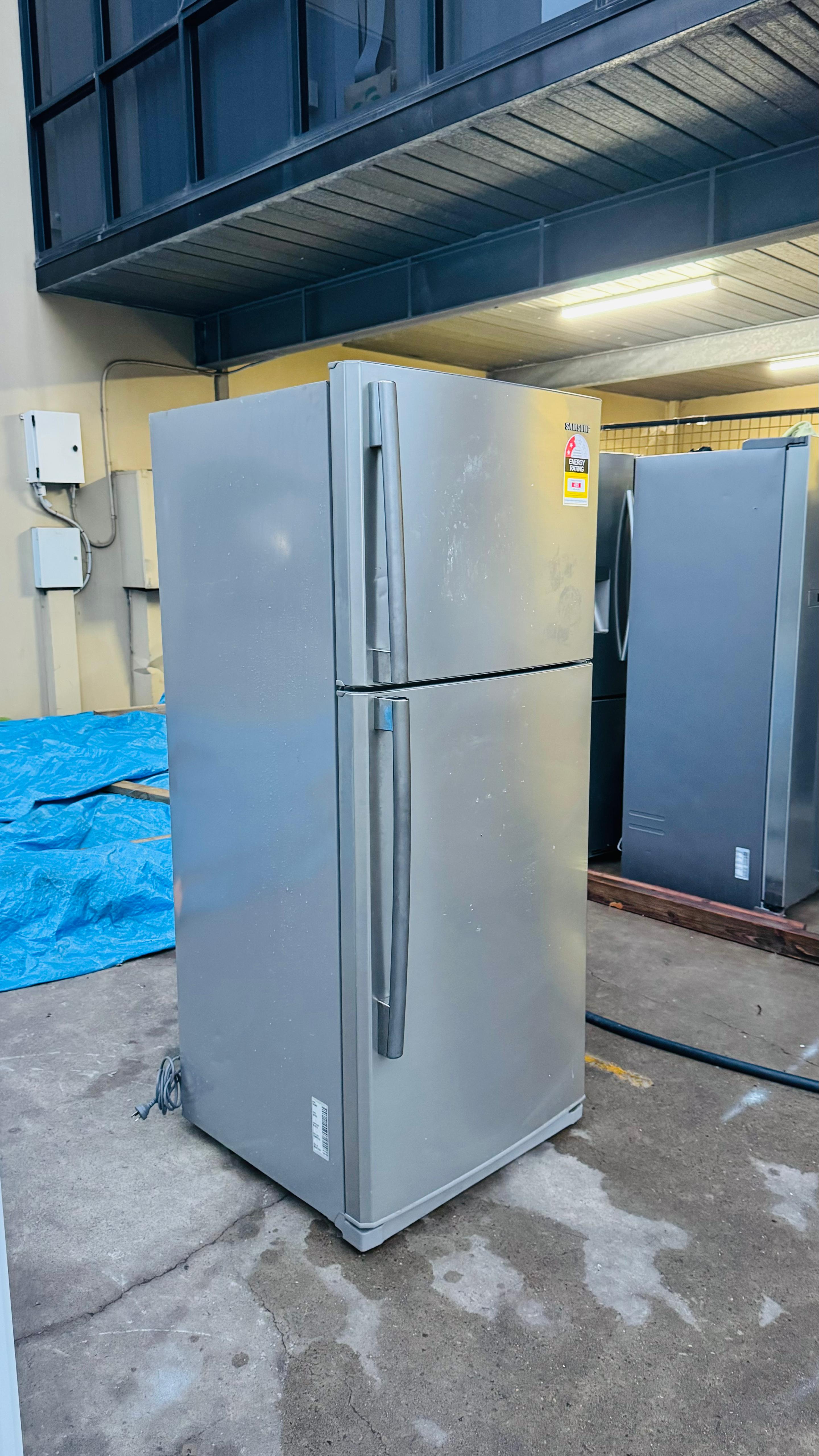 SAMSUNG 434 LITRES FRIDGE FREEZER