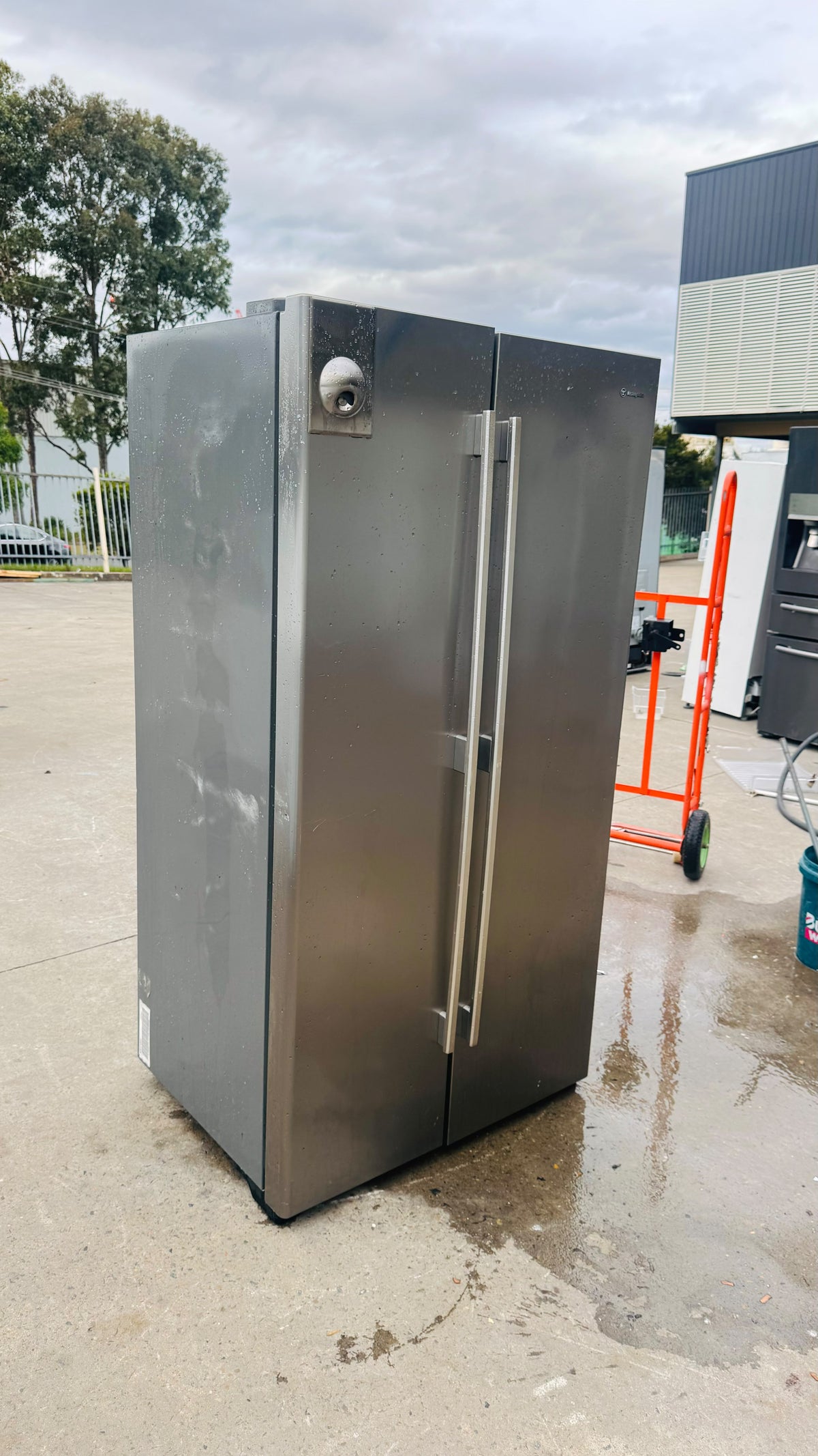 WESTINGHOUSE SIDE BY SIDE 606 LITRES FRIDGE FREEZER