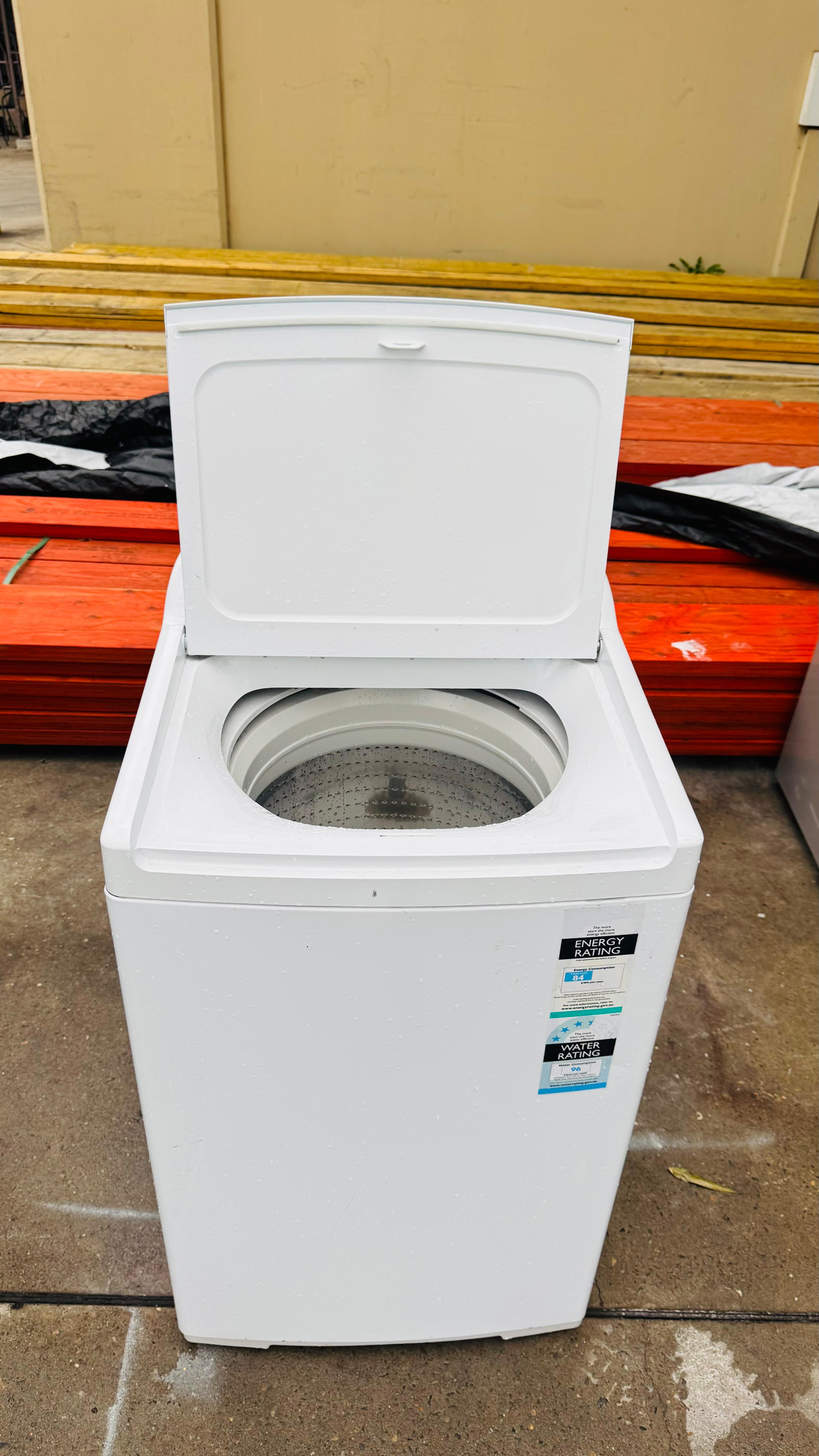 FISHER AND PAYKEL 8.5KGS TOP LOADER WASHING MACHINE