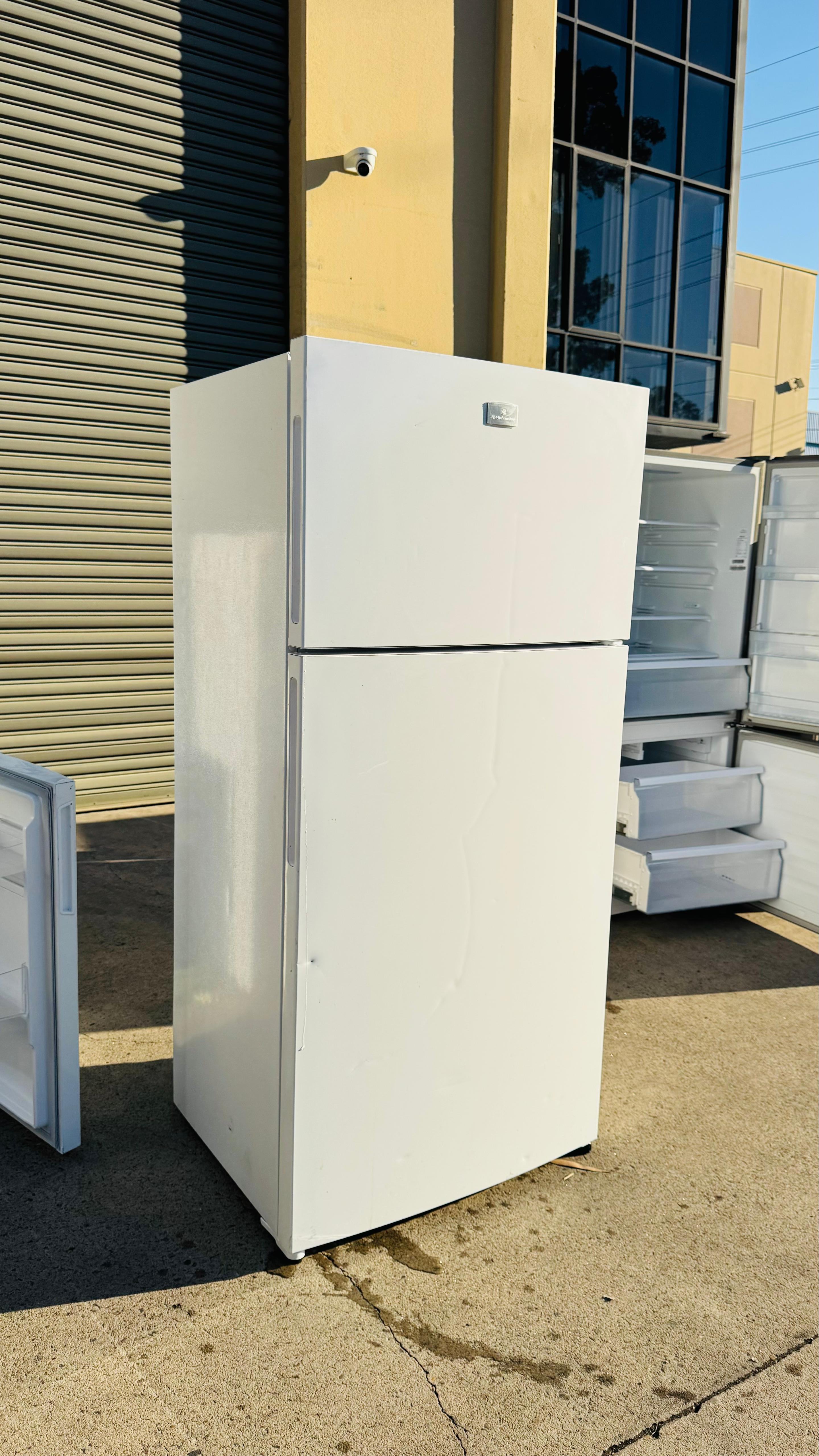KELVINATOR 536 LITRES FRIDGE FREEZER