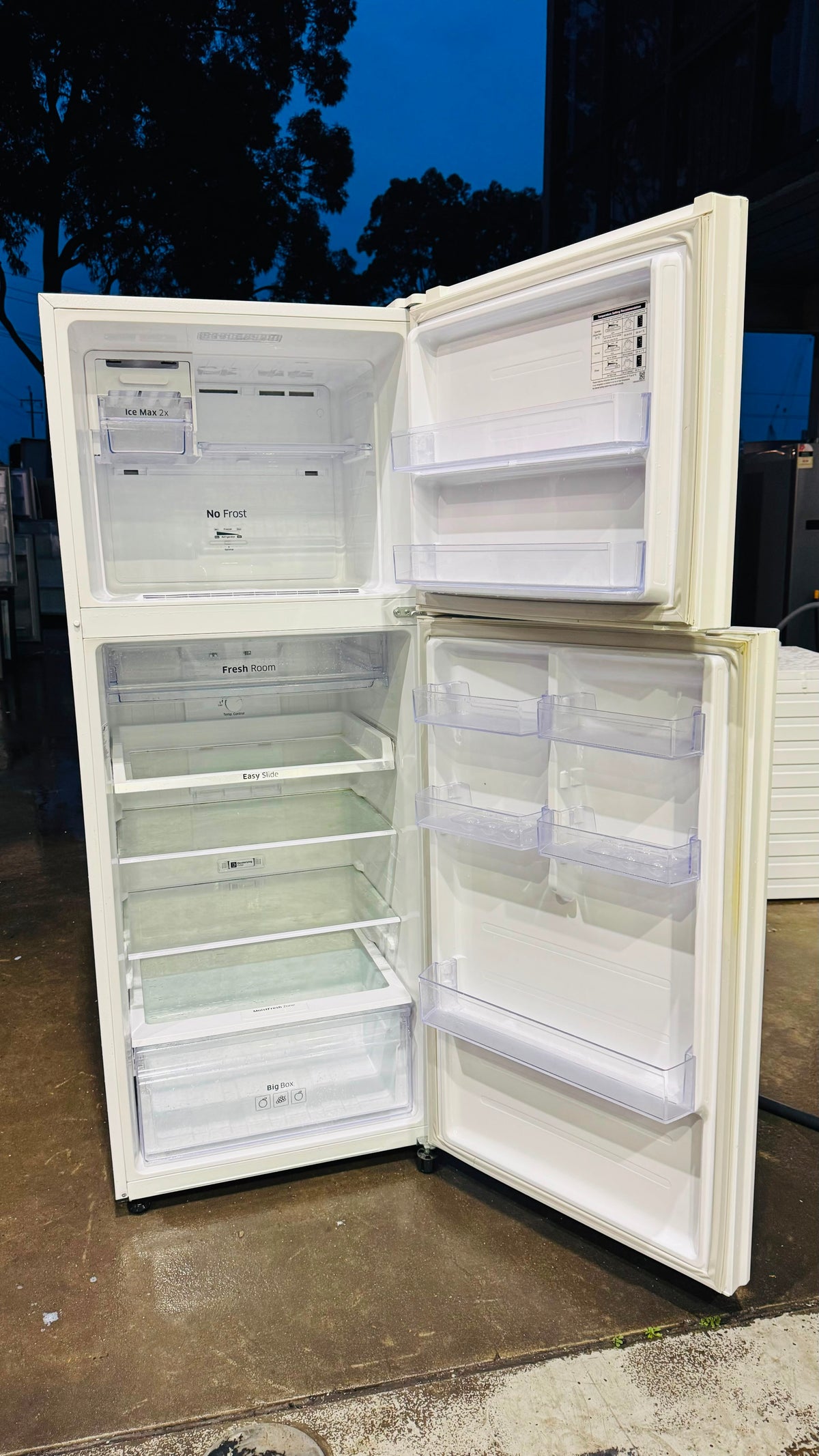 SAMSUNG 469 LITRES FRIDGE FREEZER