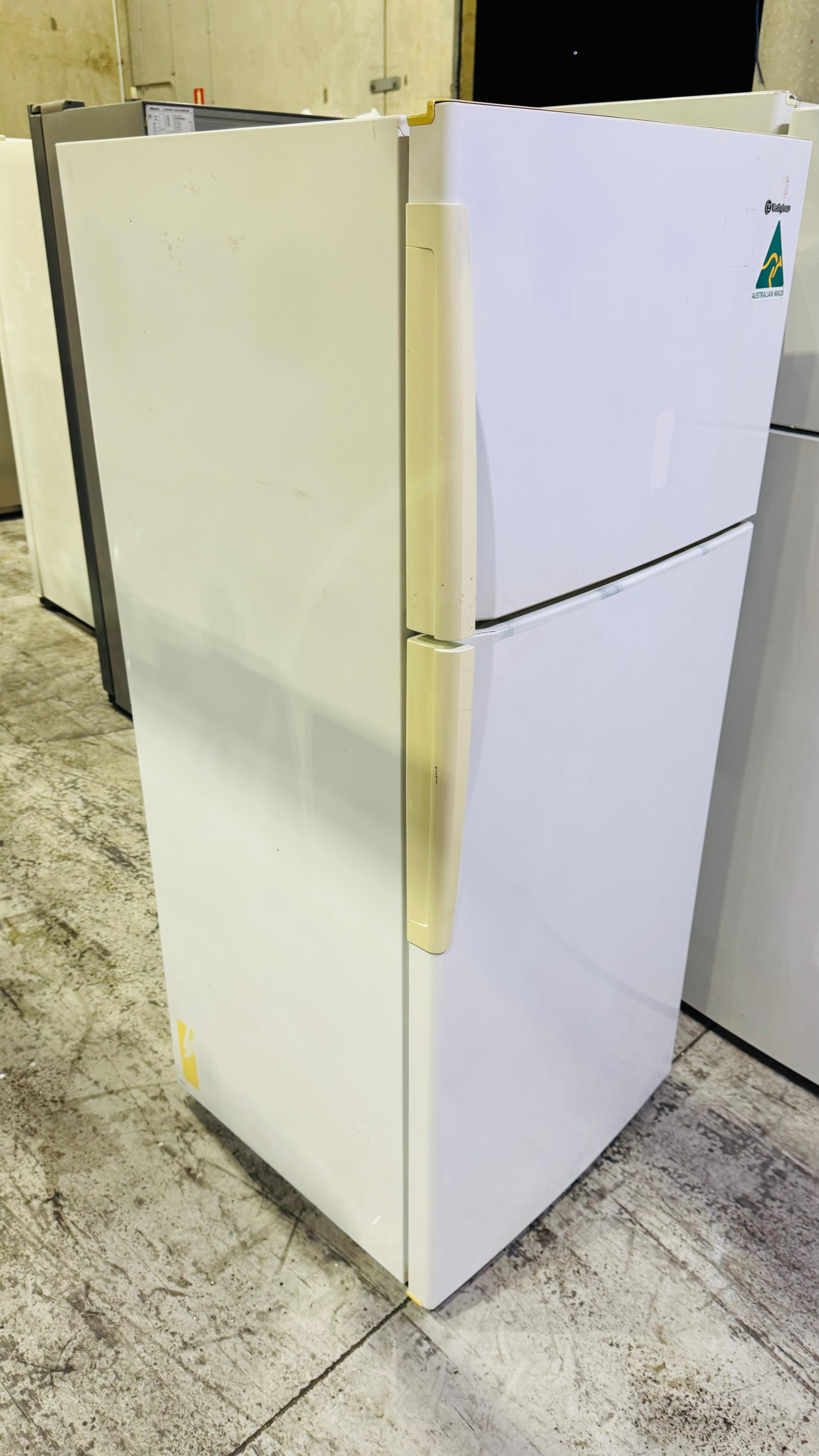 WESTINGHOUSE 420 LITRES FRIDGE FREEZER