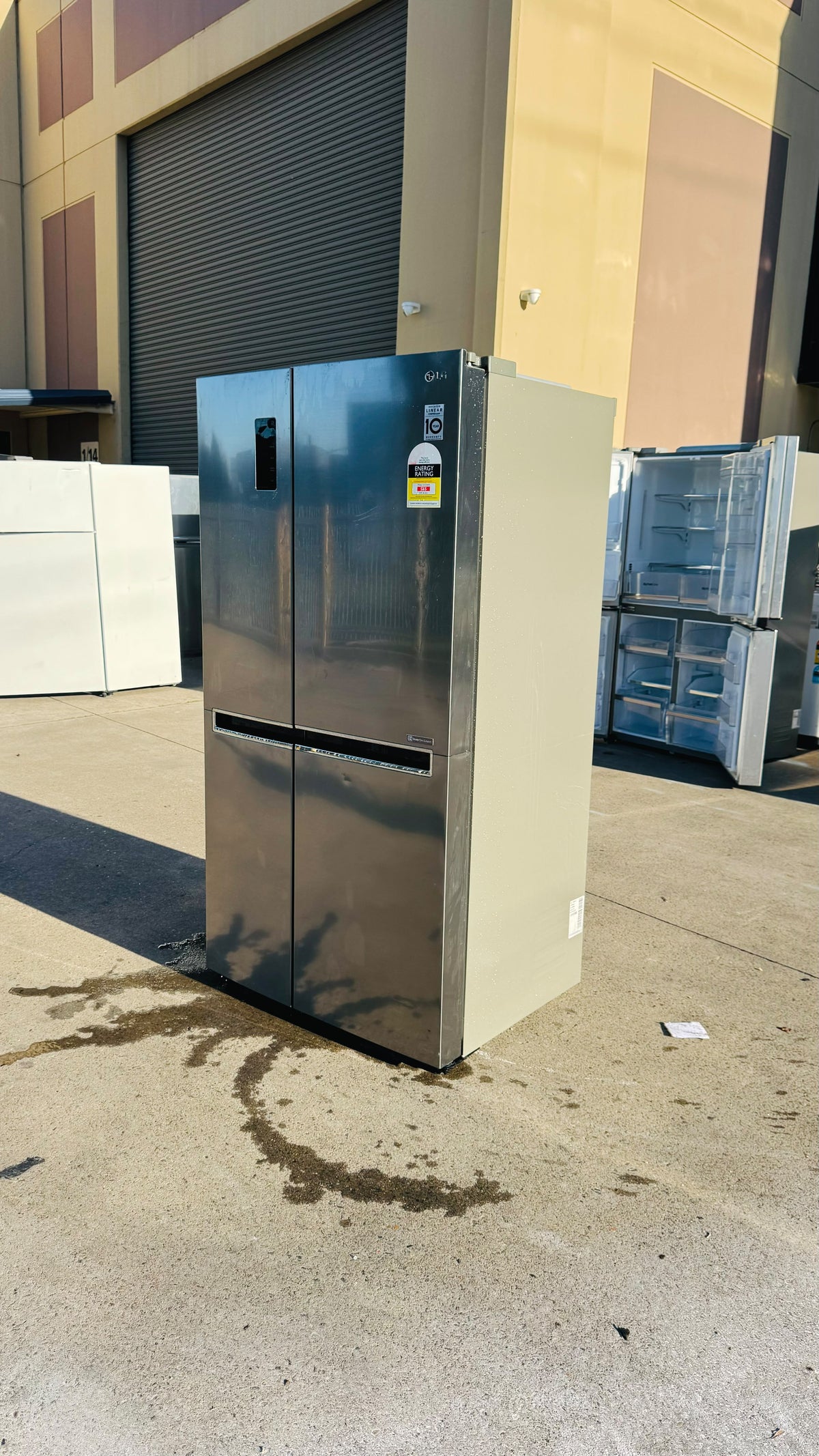 LG SIDE BY SIDE 680 LITRES FRIDGE FREEZER