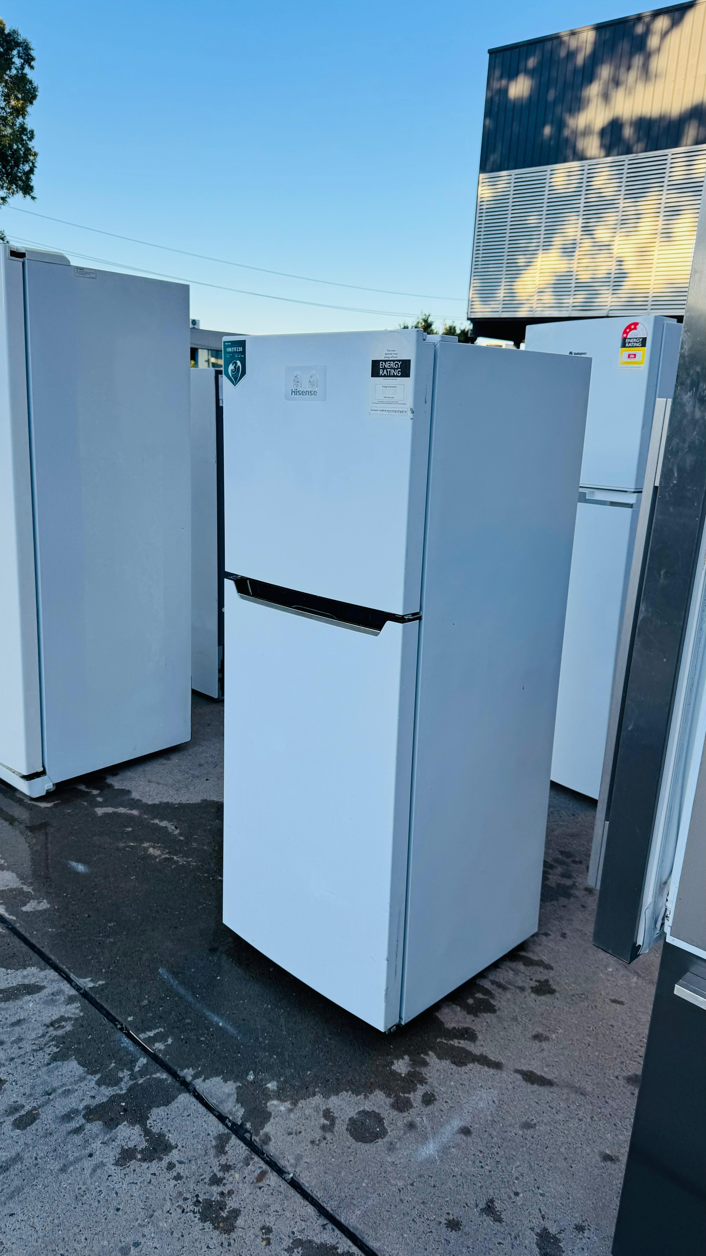 HISENSE 230 LITRES FRIDGE FREEZER