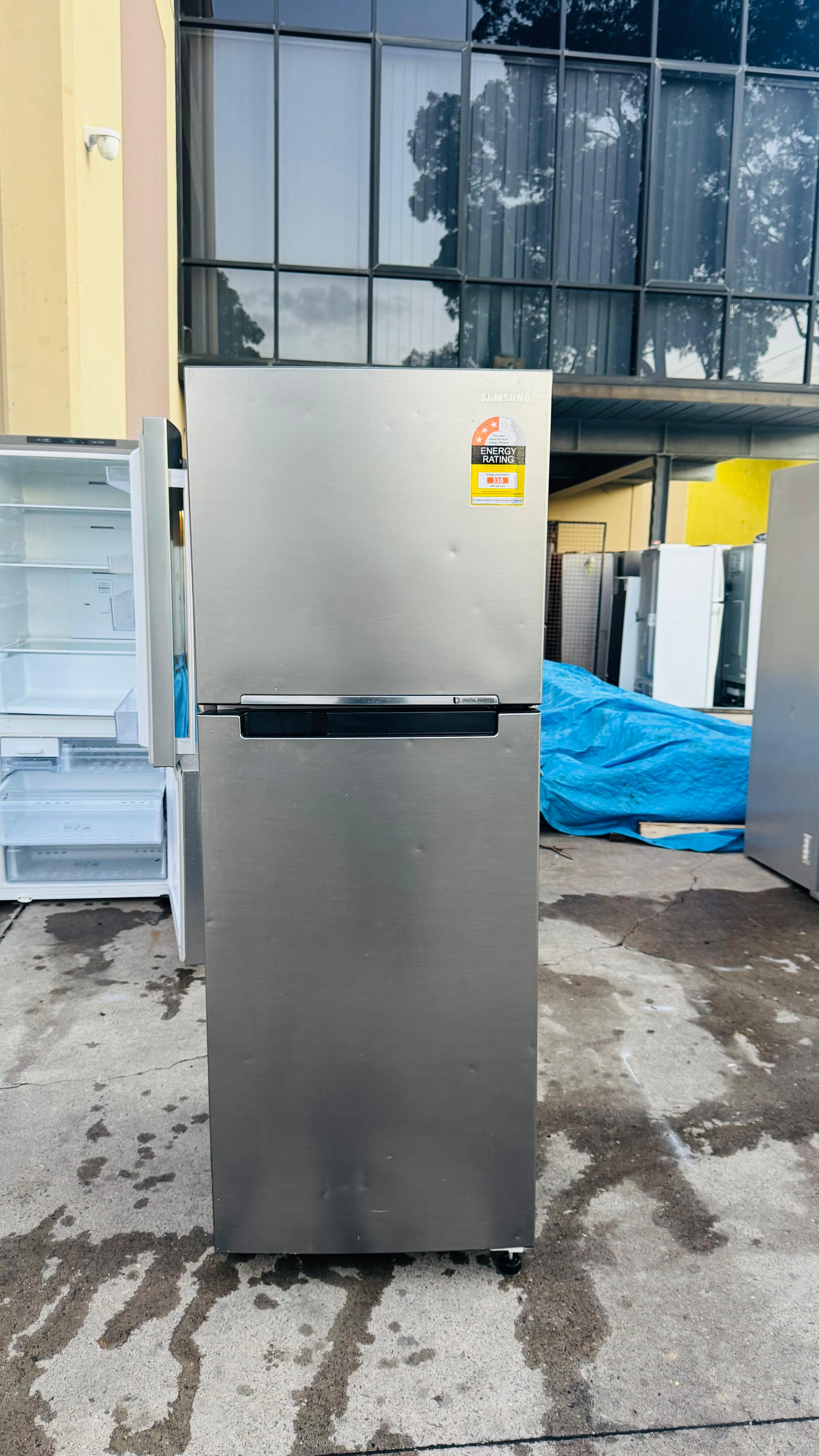 SAMSUNG 316 LITRES FRIDGE FREEZER