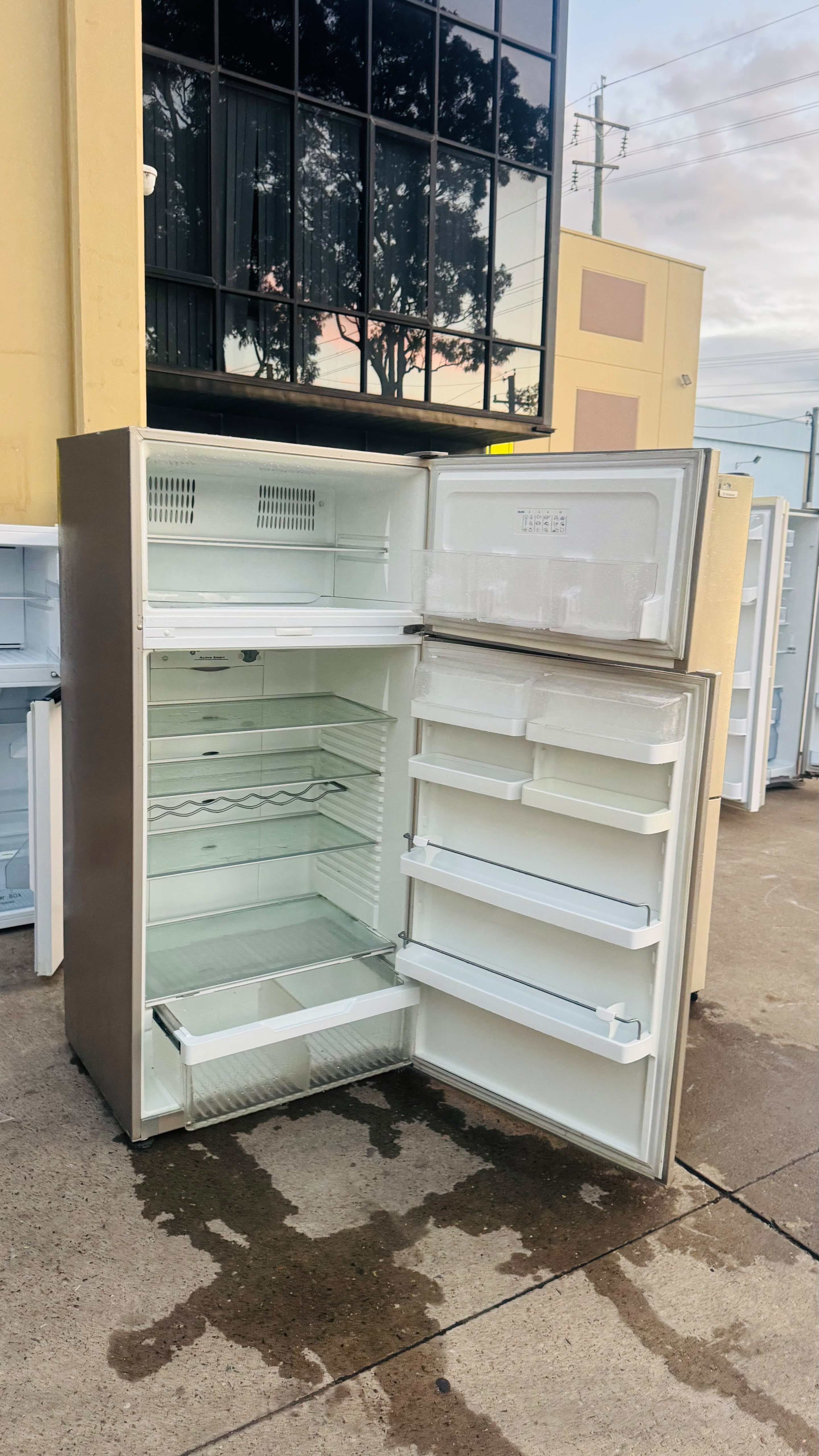 FISHER AND PAYKEL 517 LITRES FRIDGE FREEZER