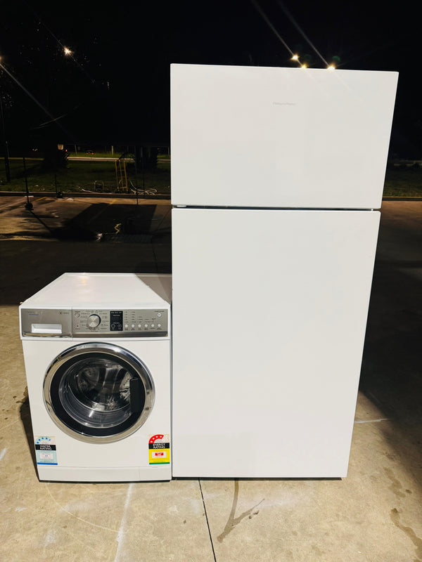 FISHER AND PAYKEL 517 LITRES FRIDGE FREEZER AND FISHER AND PAYKEL 7.5 KGS FRONT LOADER WASHIN MACHINE COMBO DEAL