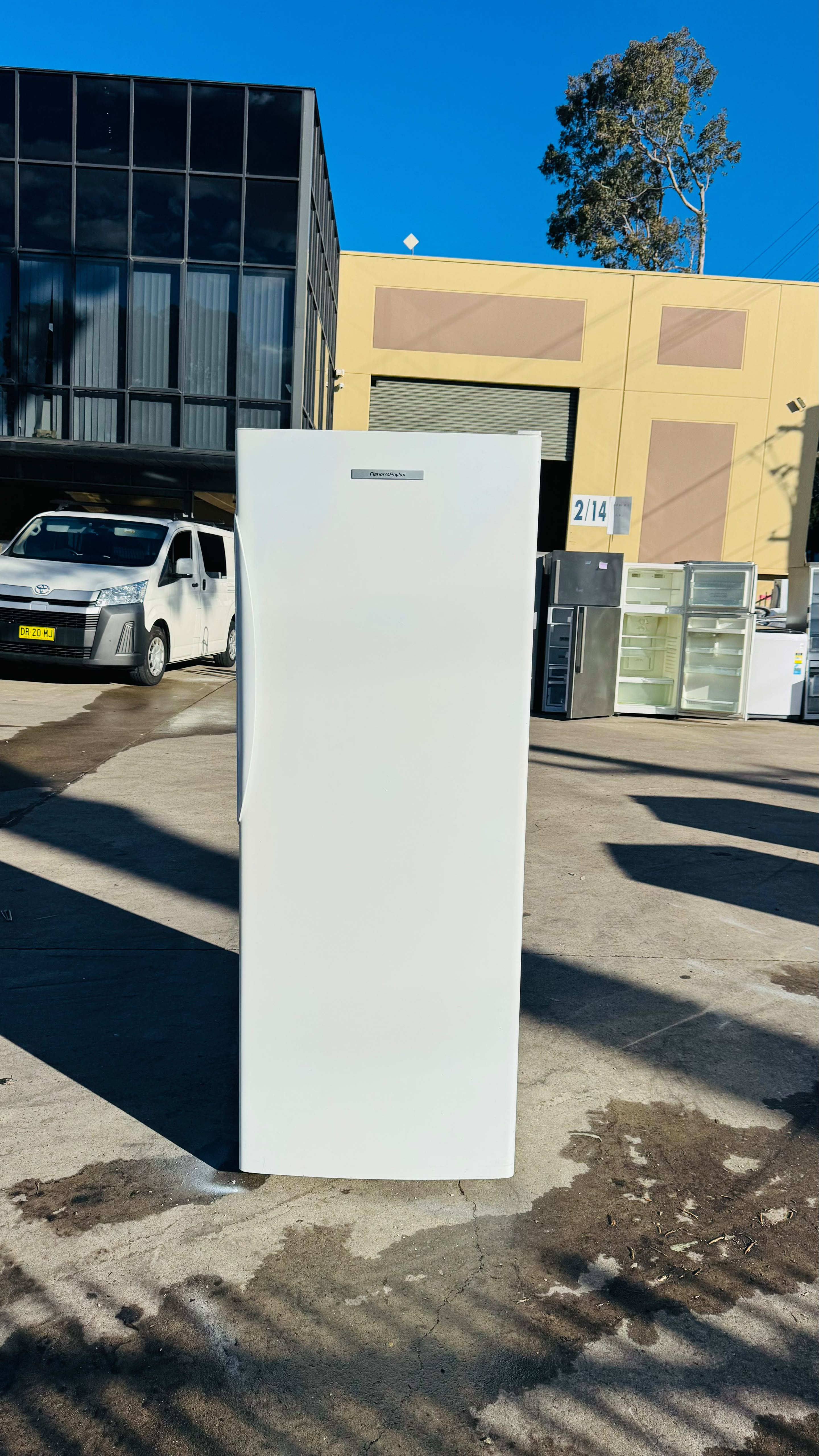FISHER AND PAYKEL 451 LITRES FRIDGE ONLY