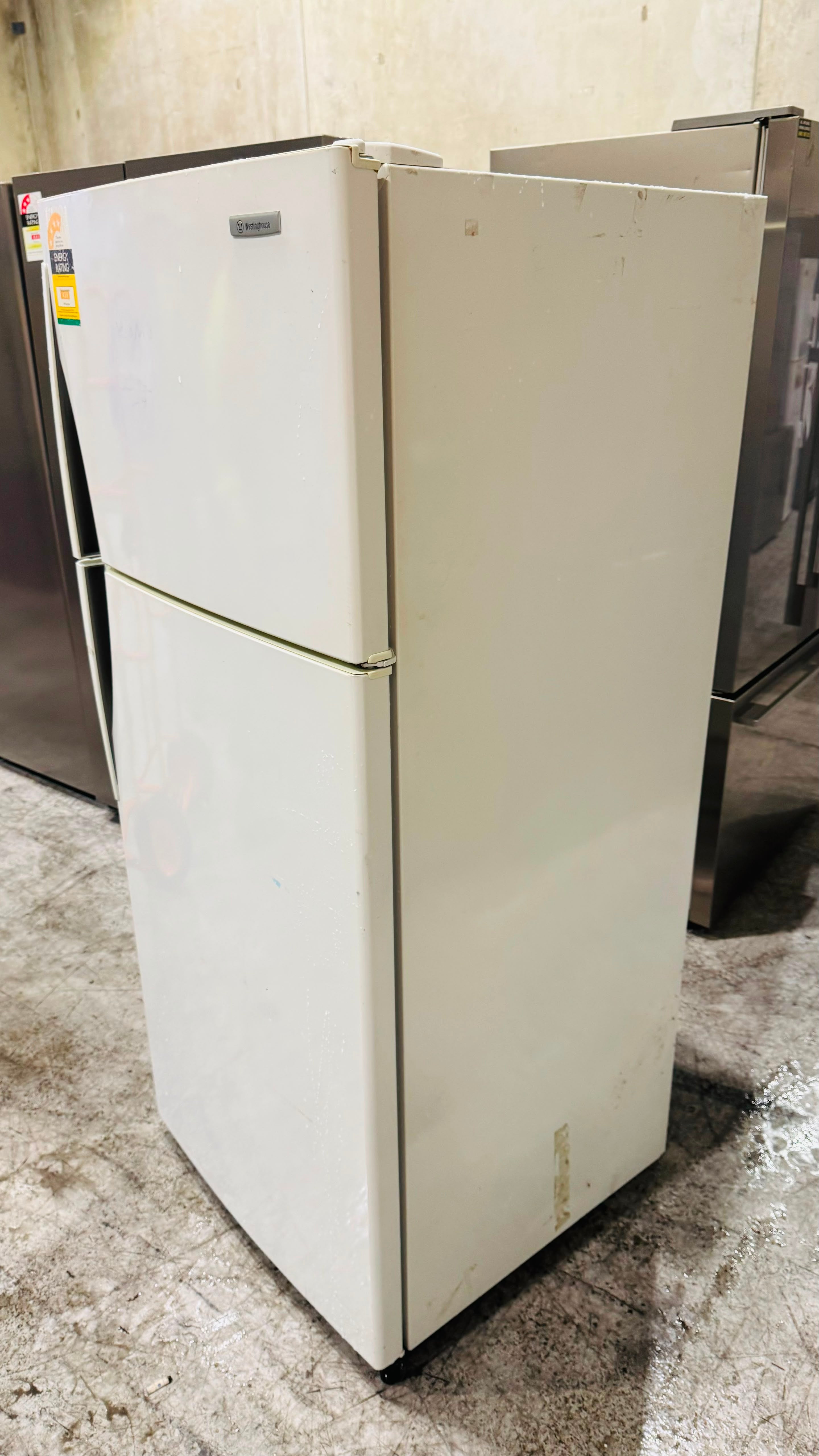 WESTINGHOUSE 420 LITRES FRIDGE FREEZER