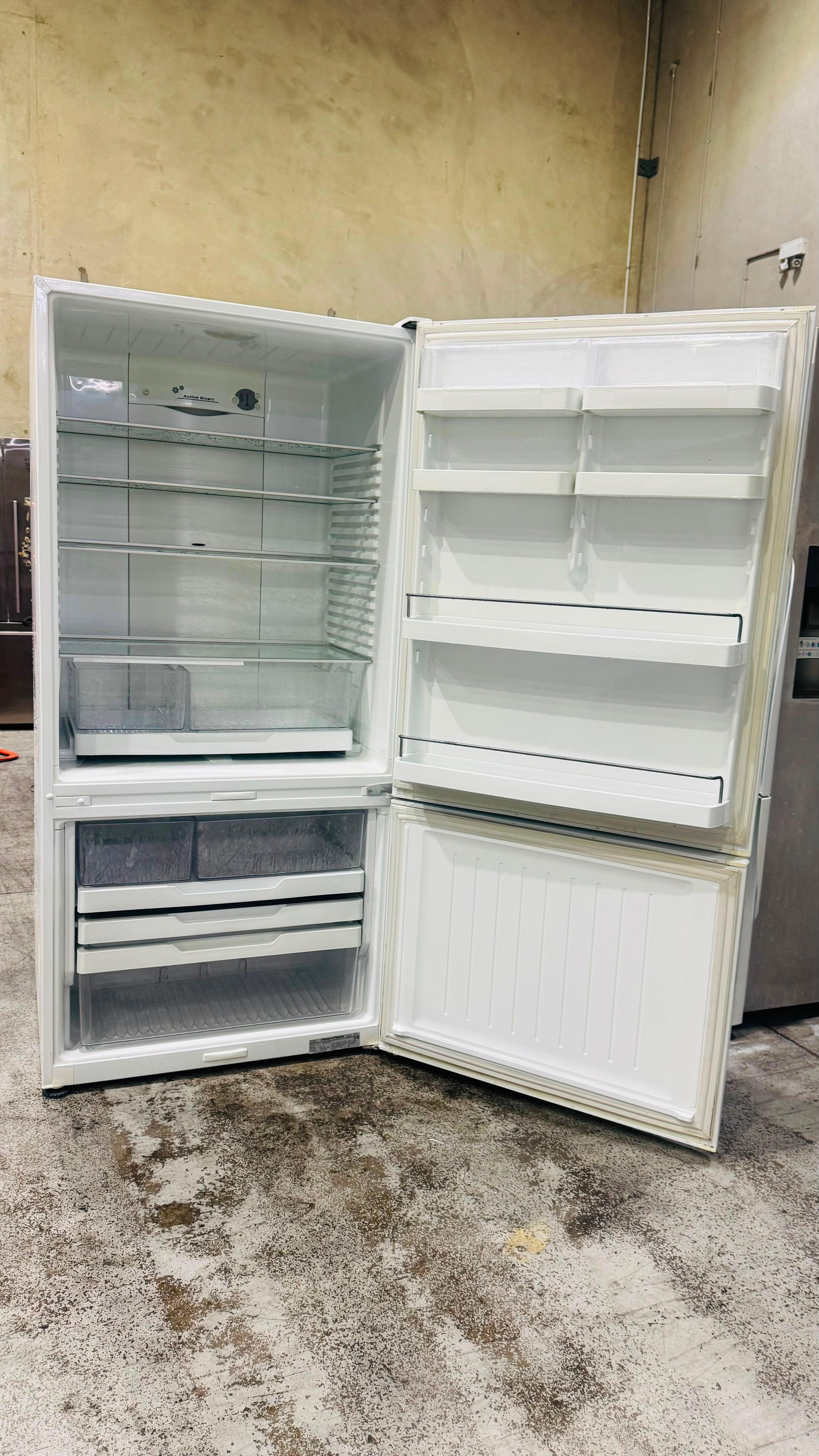 FISHER AND PAYKEL 519 LITRES FRIDGE FREEZER