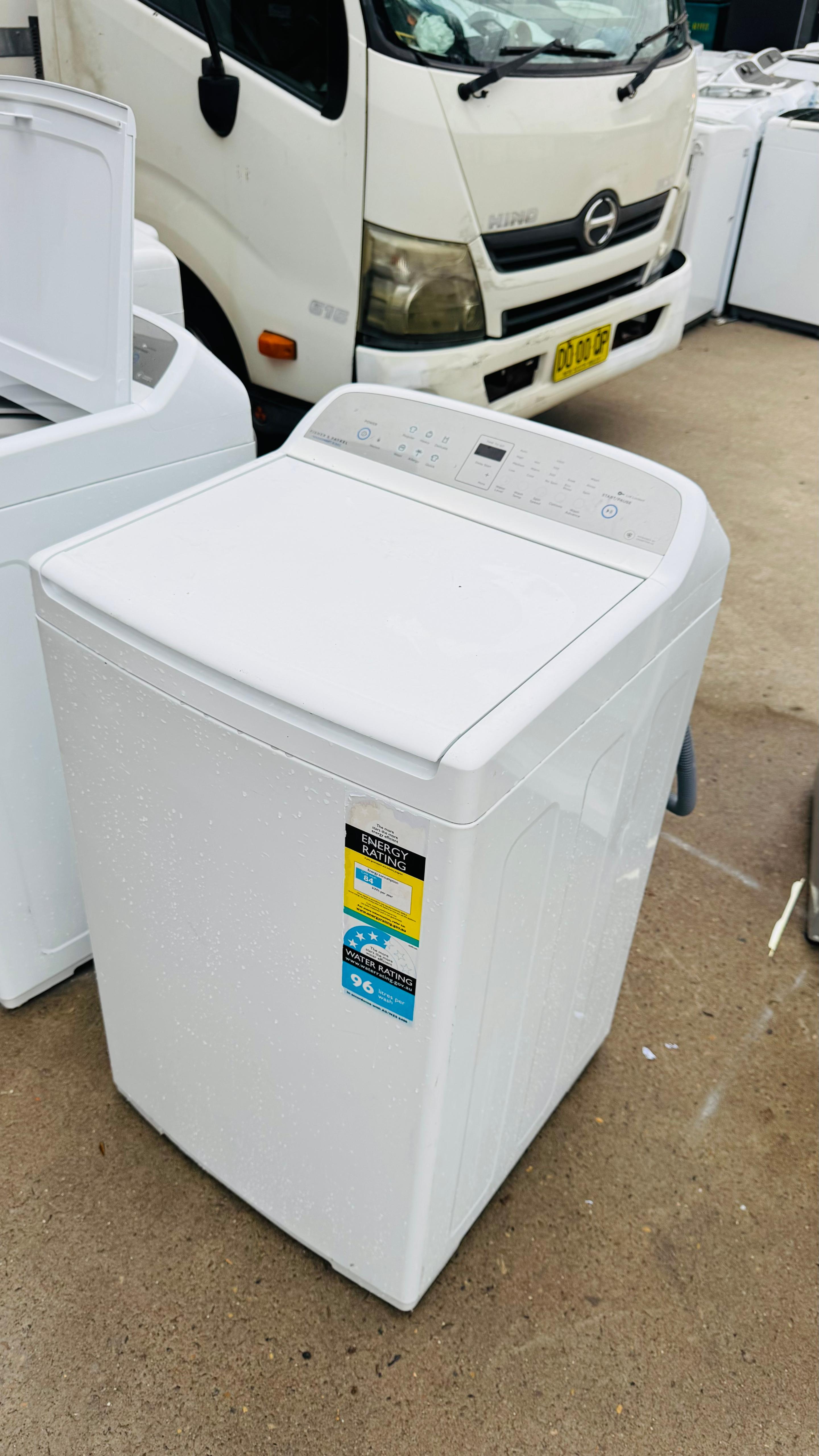 FISHER AND PAYKEL 8.5KGS TOP LOADER WASHING MACHINE