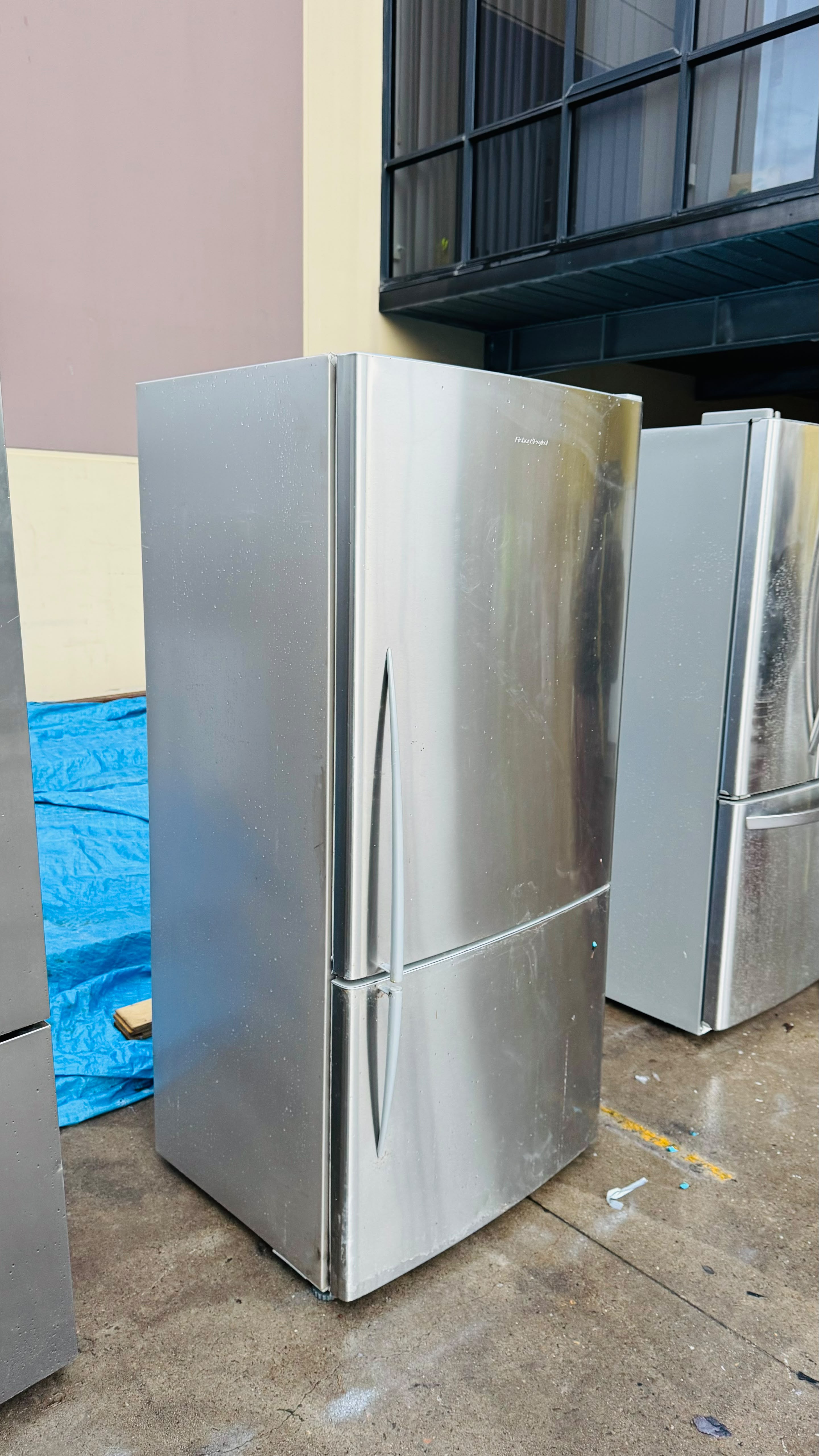 FISHER AND PAYKEL 519 LITRES FRIDGE FREEZER