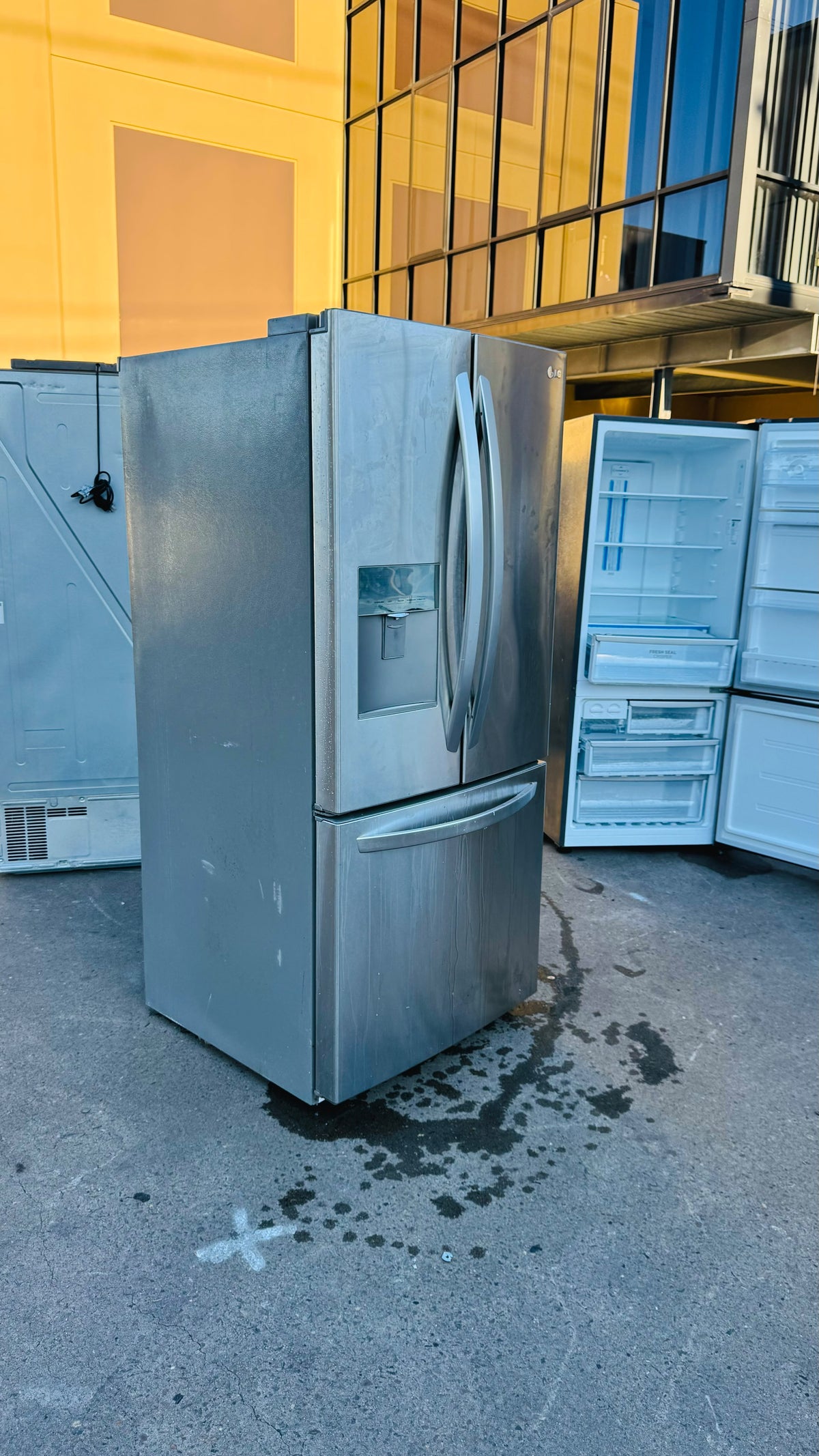 LG 583 LITRES FRENCH DOOR FRIDGE FREEZER