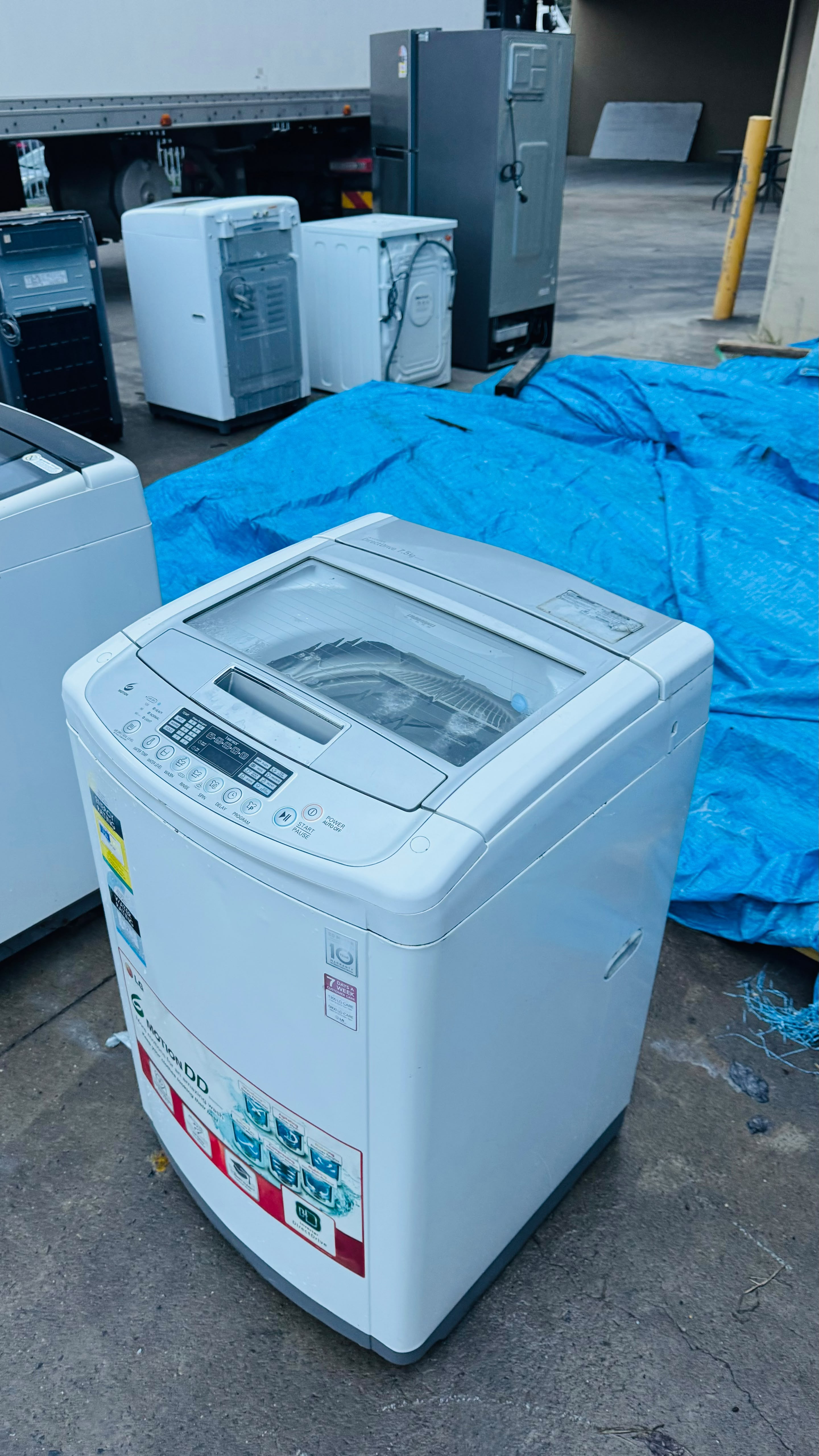 LG 7.5KGS TOP LOADER WASHING MACHINE