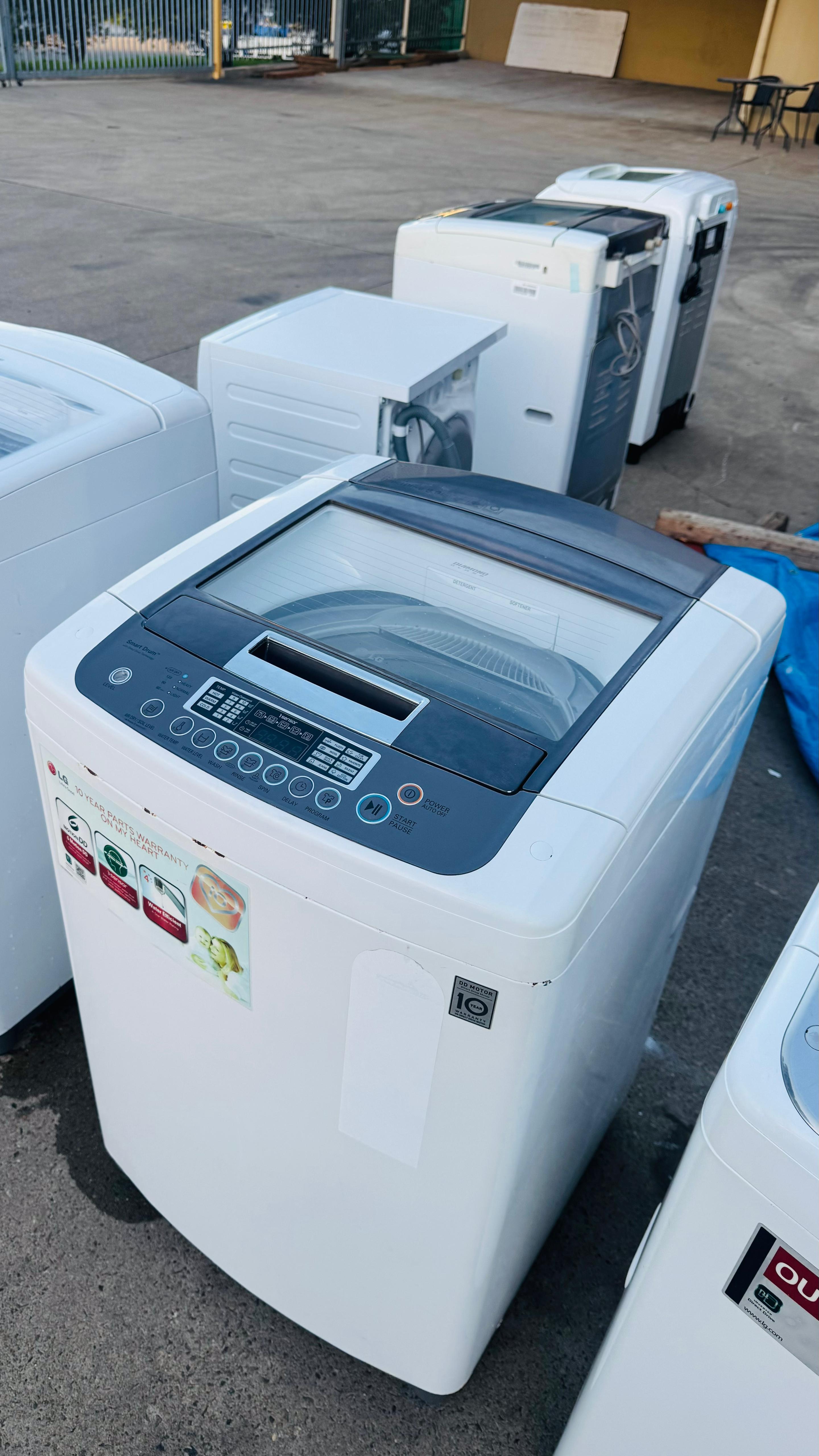 LG 8KGS TOP LOADER WASHING MACHINE