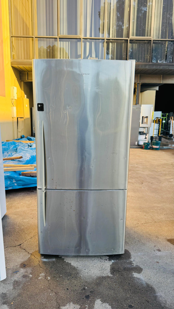 FISHER AND PAYKEL 519 LITRES FRIDGE FREEZER