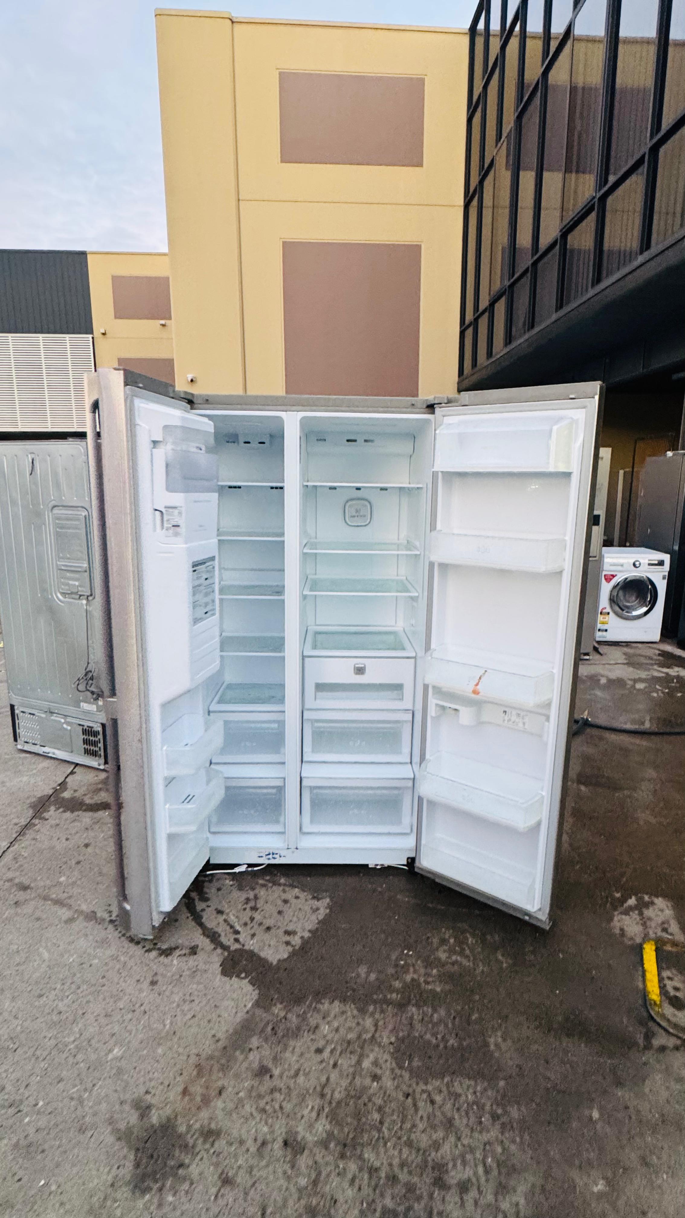 LG SIDE BY SIDE 659 LITRES FRIDGE FREEZER