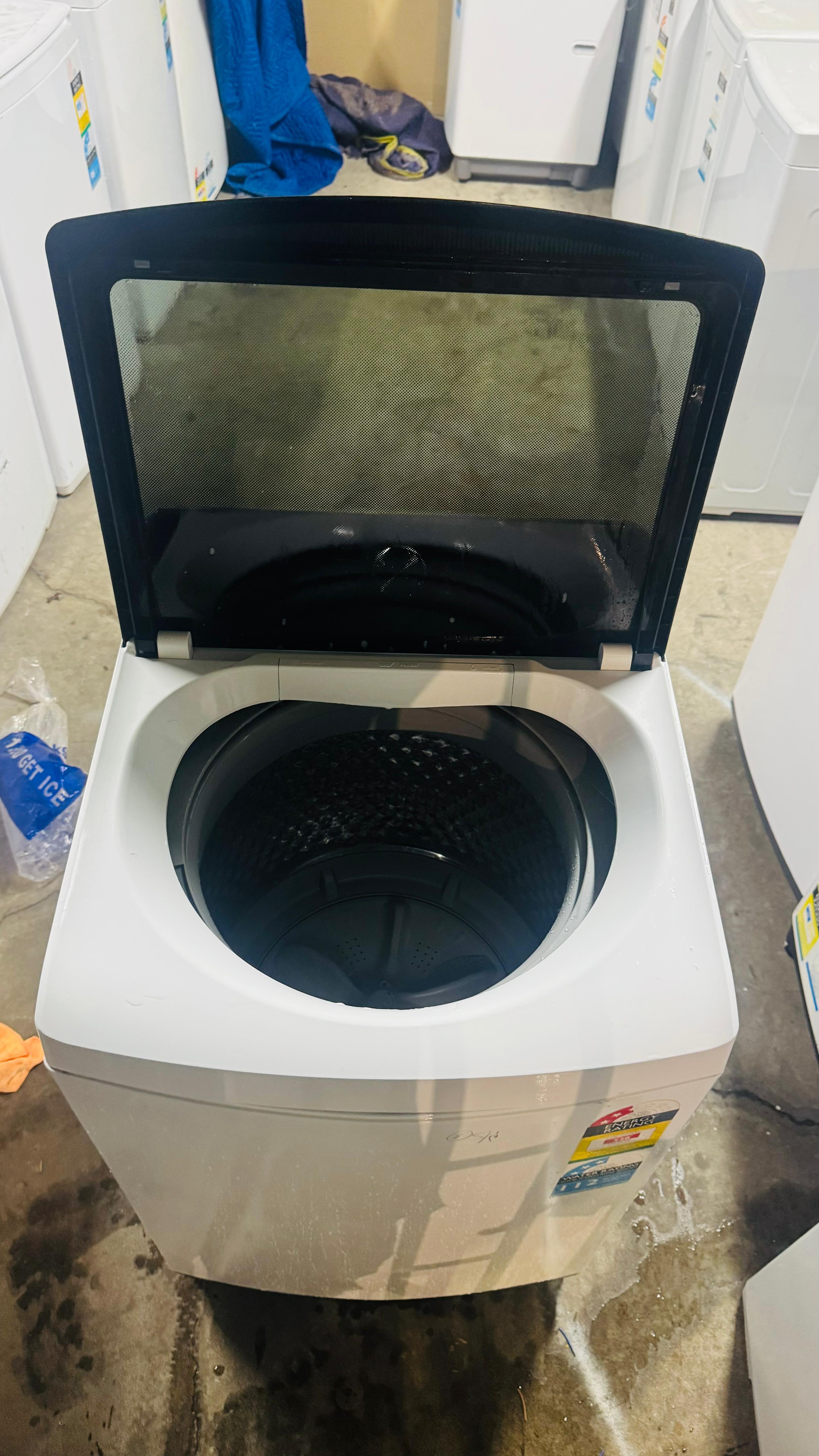 SOLT 9KGS TOP LOADER WASHING MACHINE