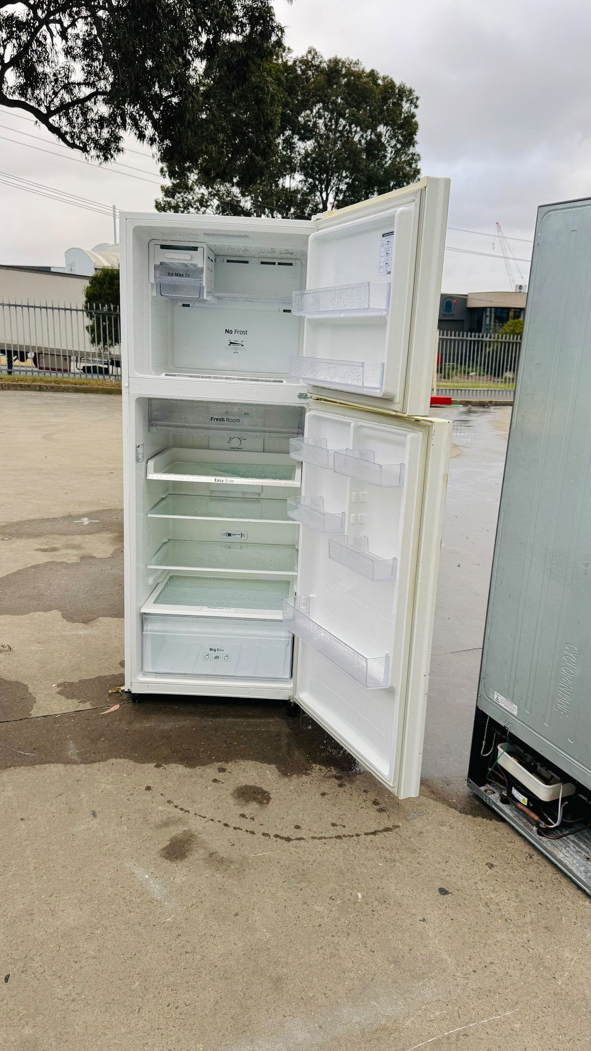 SAMSUNG 469 LITRES FRIDGE FREEZER
