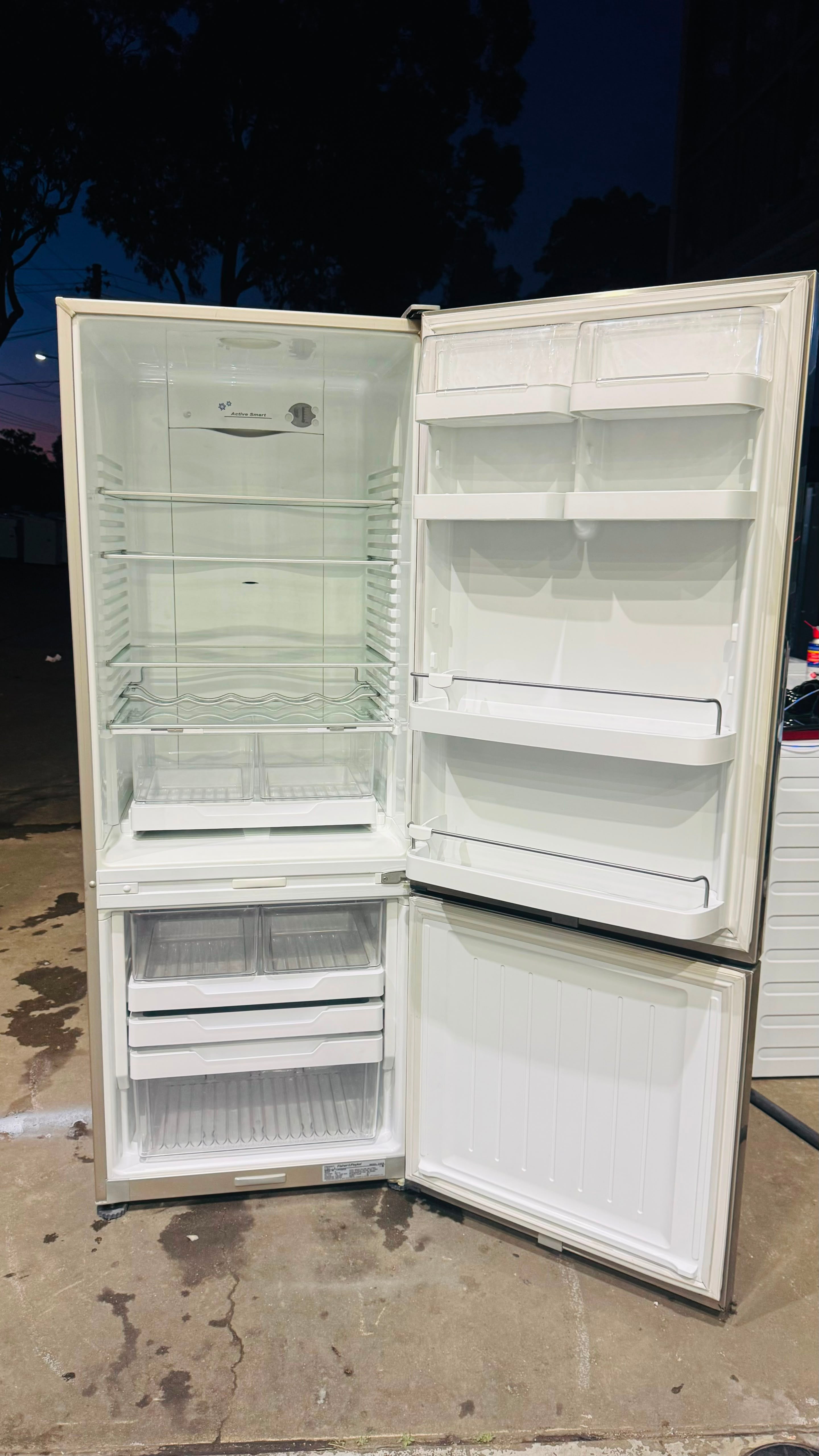 FISHER AND PAYKEL 403 LITRES FRIDGE FREEZER
