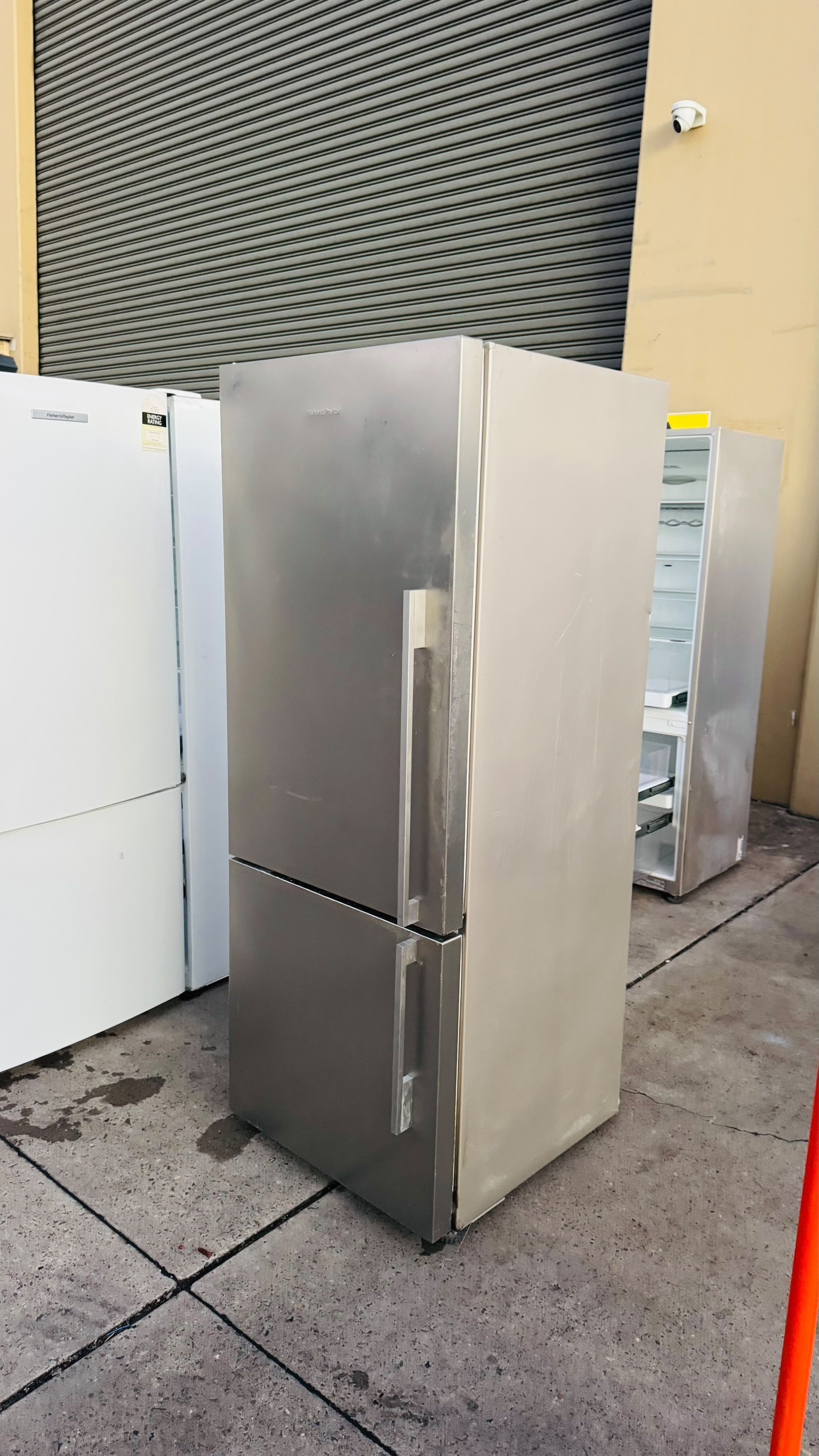 FISHER AND PAYKEL 403 LITRES FRIDGE FREEZER