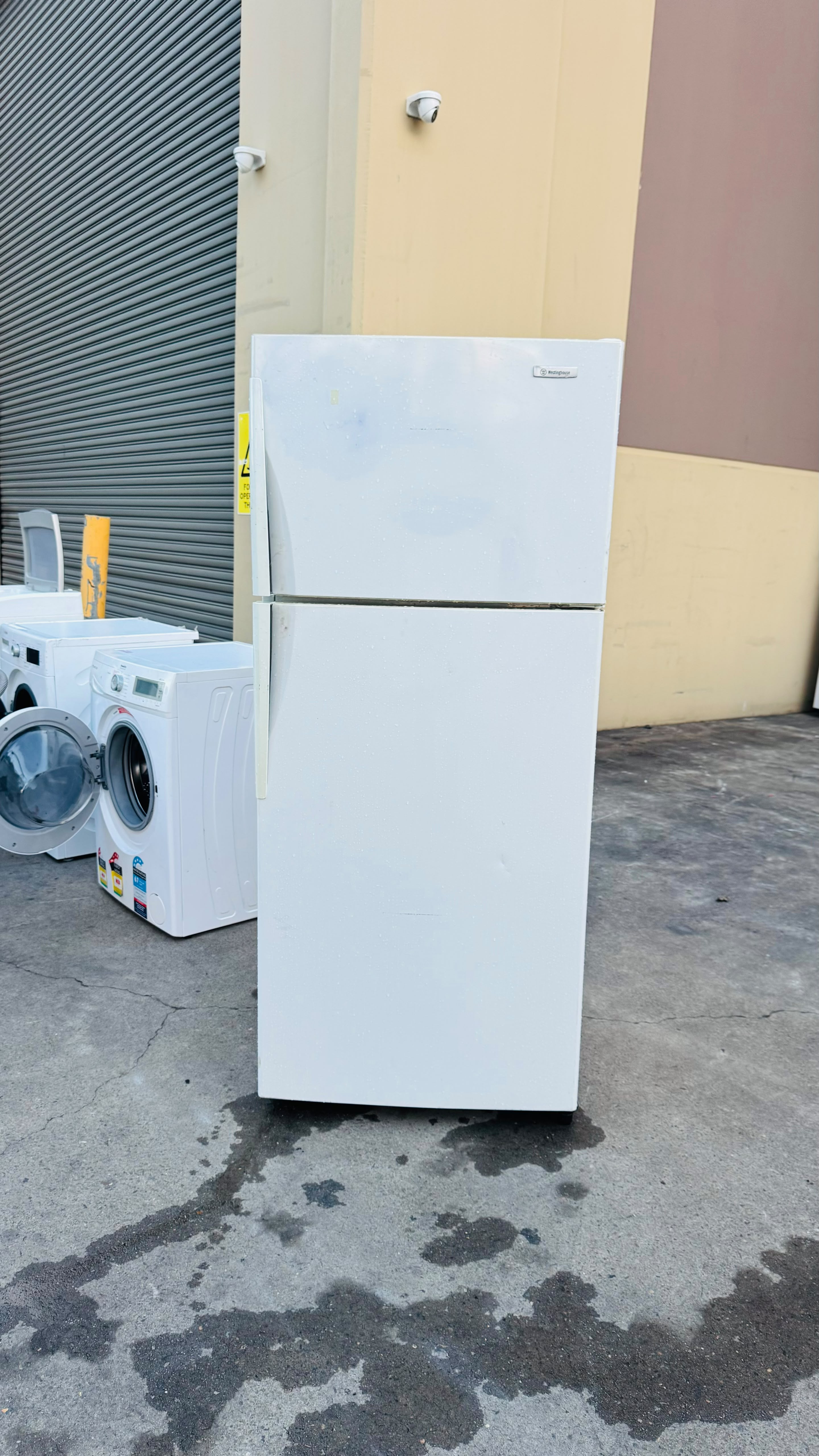 WESTINGHOUSE 420 LITRES FRIDGE FREEZER