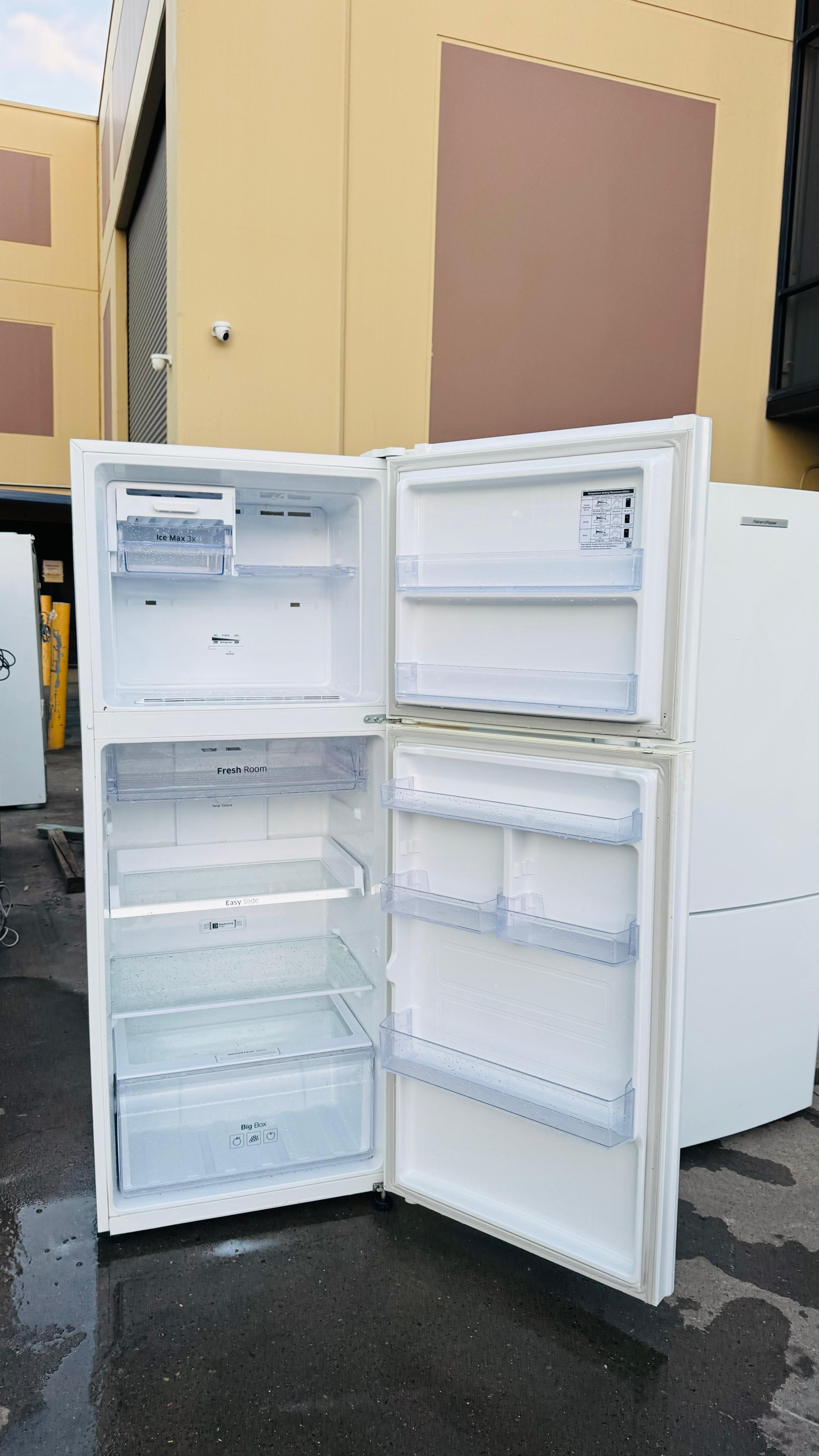SAMSUNG 393 LITRES FRIDGE FREEZER
