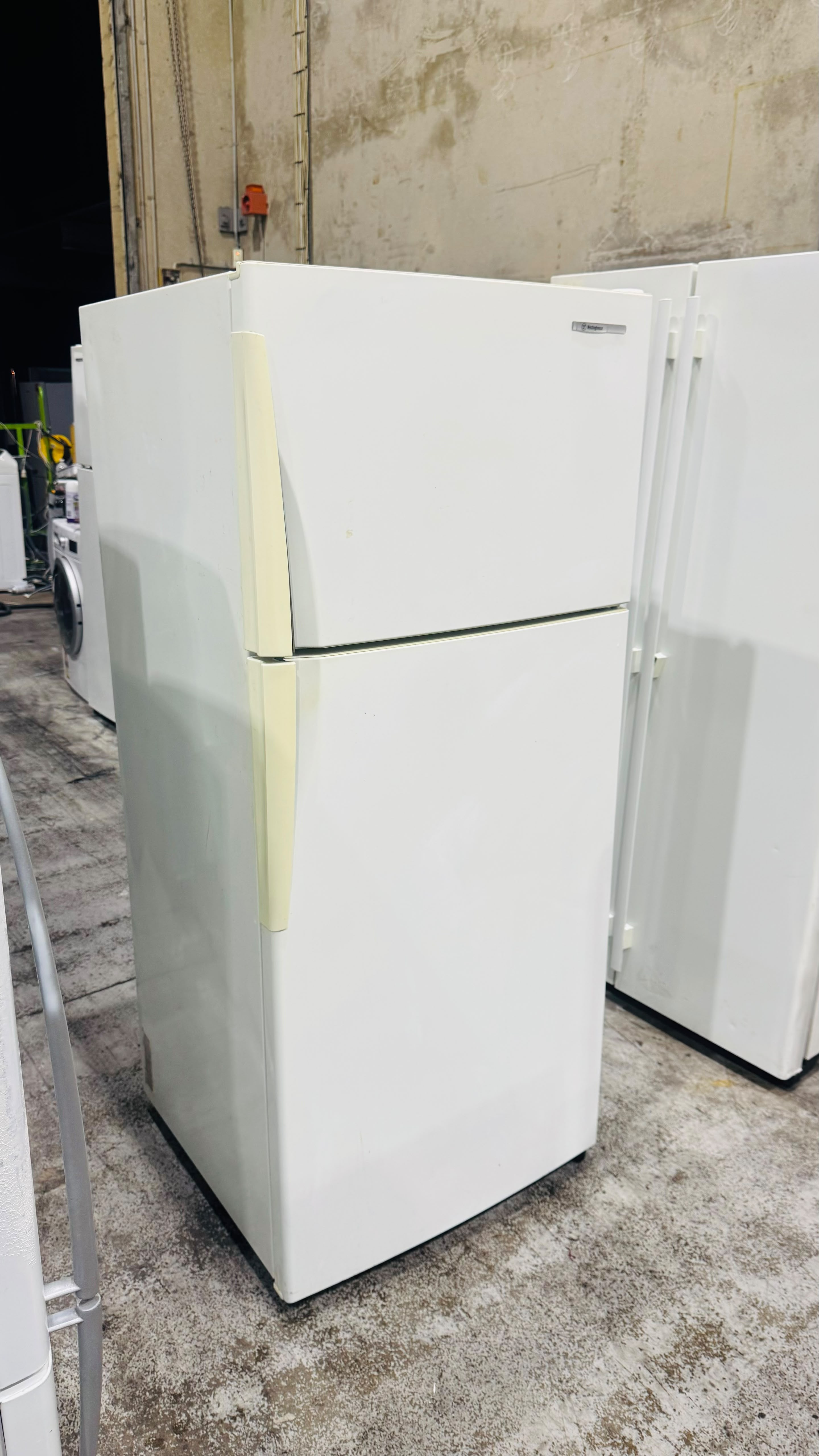 WESTINGHOUSE 420 LITRES FRIDGE FREEZER