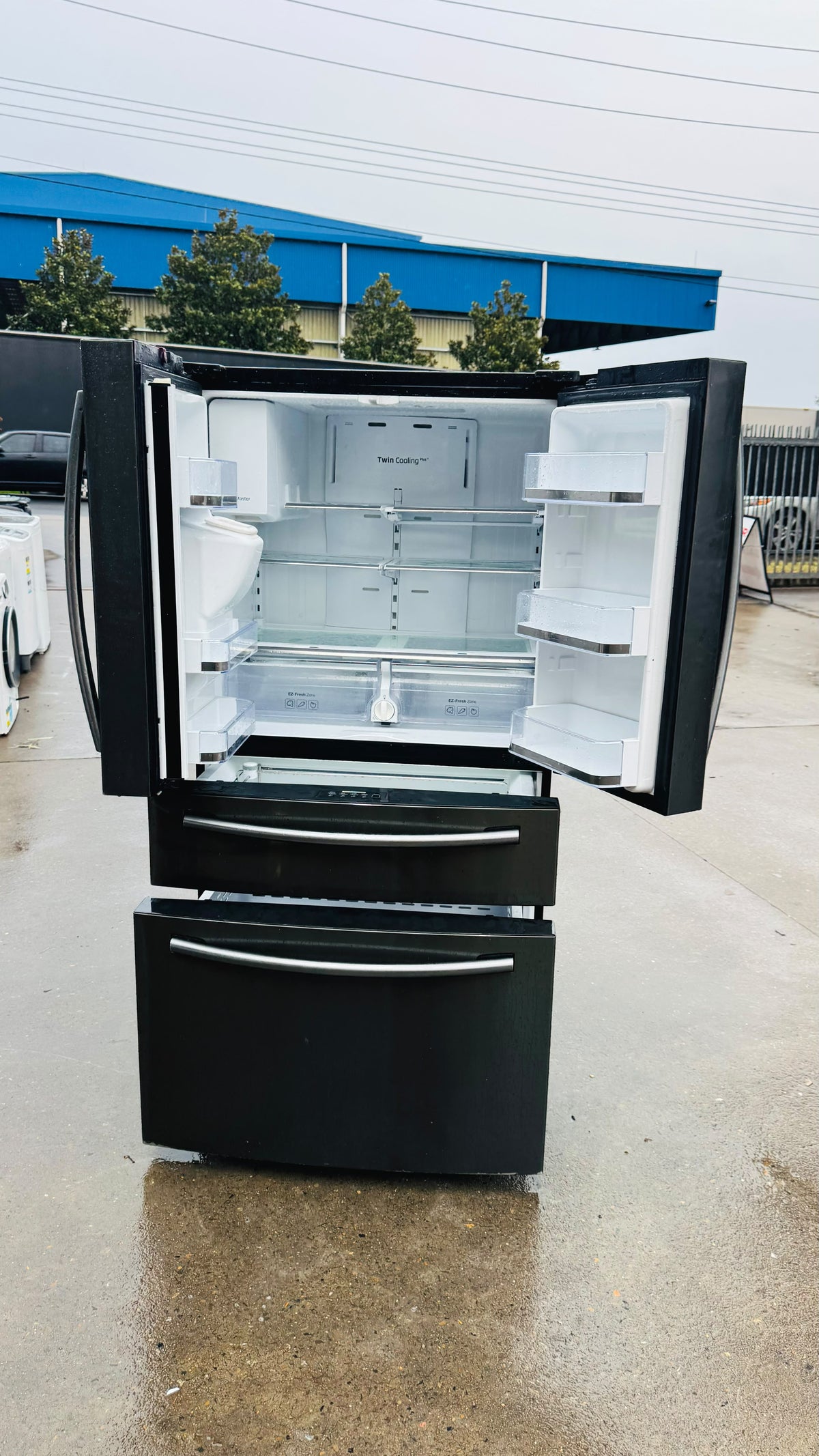 SAMSUNG FRENCH DOOR 680 LITRES FRIDGE FREEZER