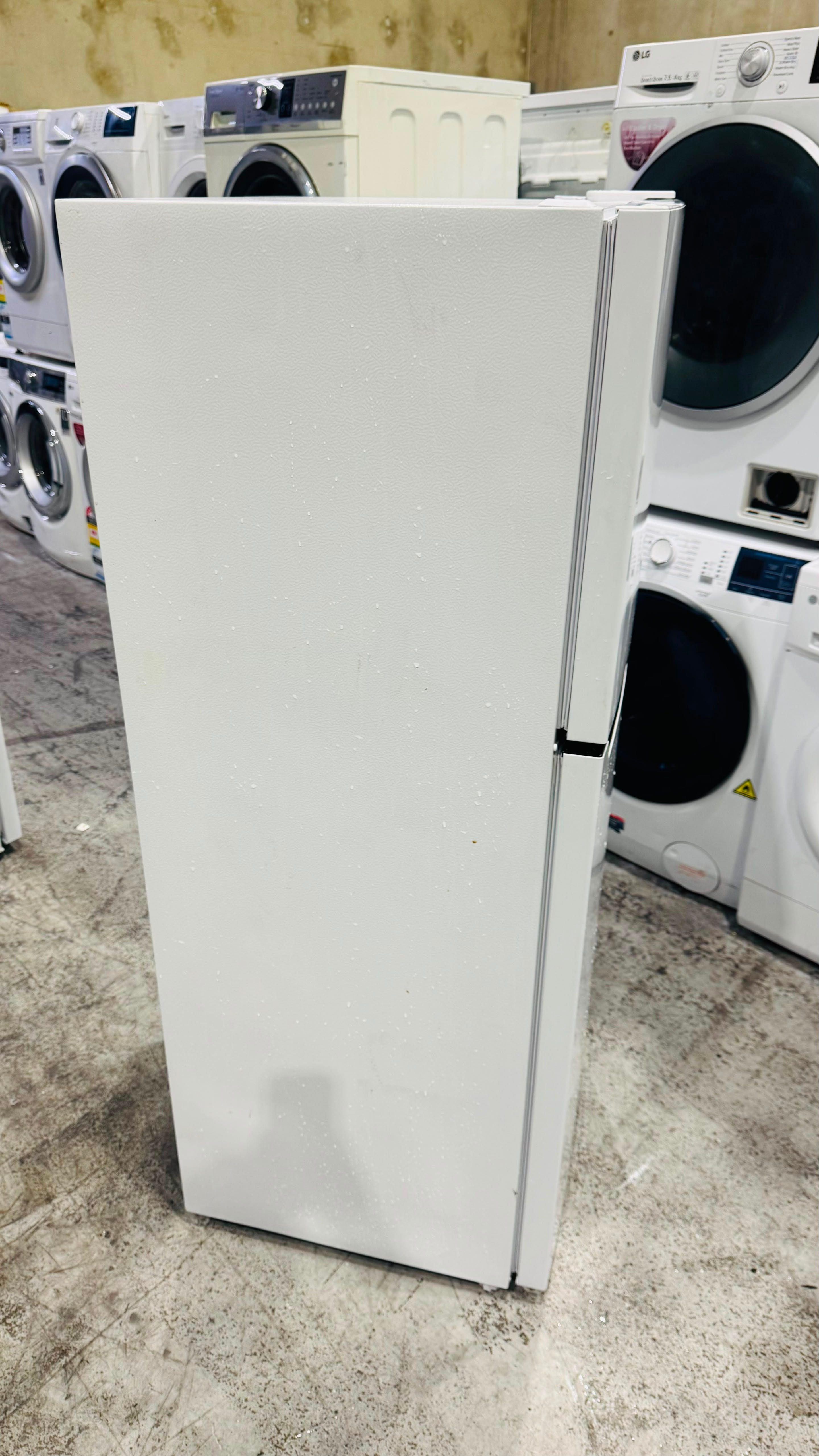 CHIQ 202 LITRES FRIDGE FREEZER