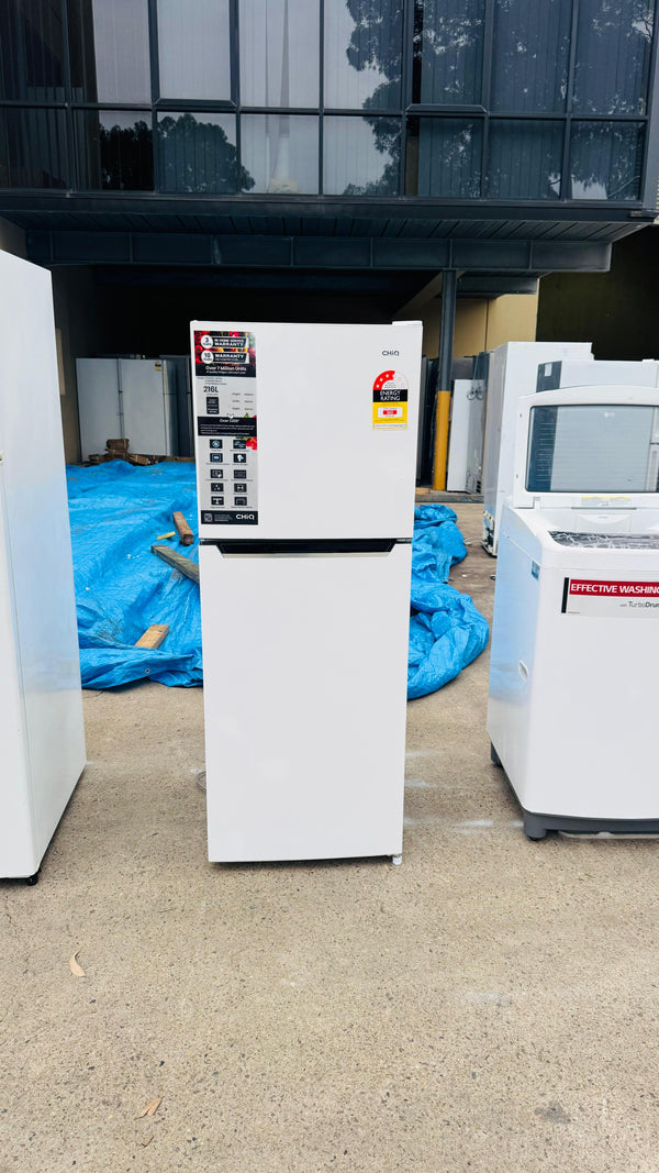 CHIQ 216 LITRES FRIDGE FREEZER