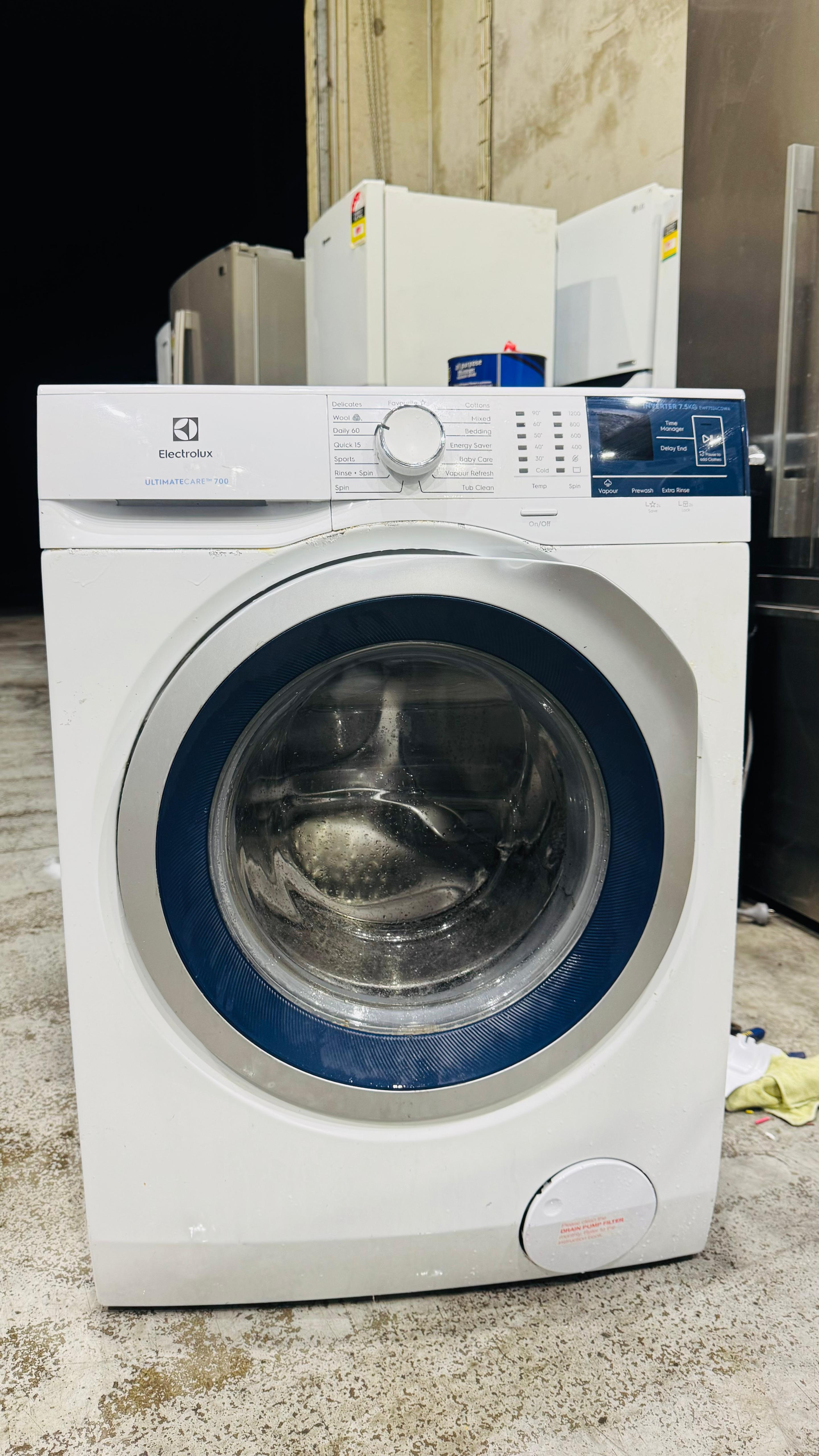 ELECTROLUX 7.5 KGS FRONT LOADER WASHING MACHINE
