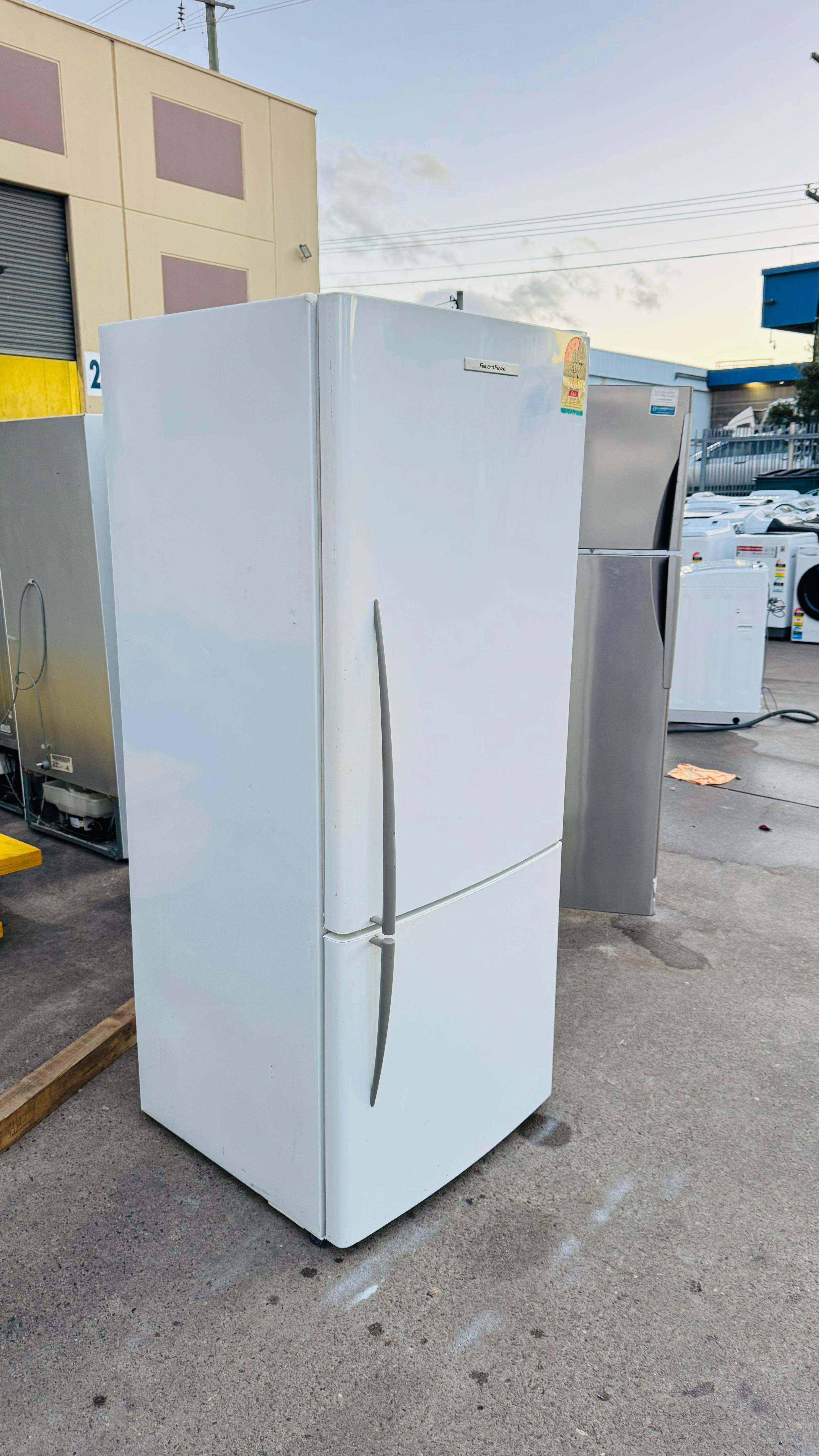 FISHER AND PAYKEL 442 LITRES FRIDGE FREEZER
