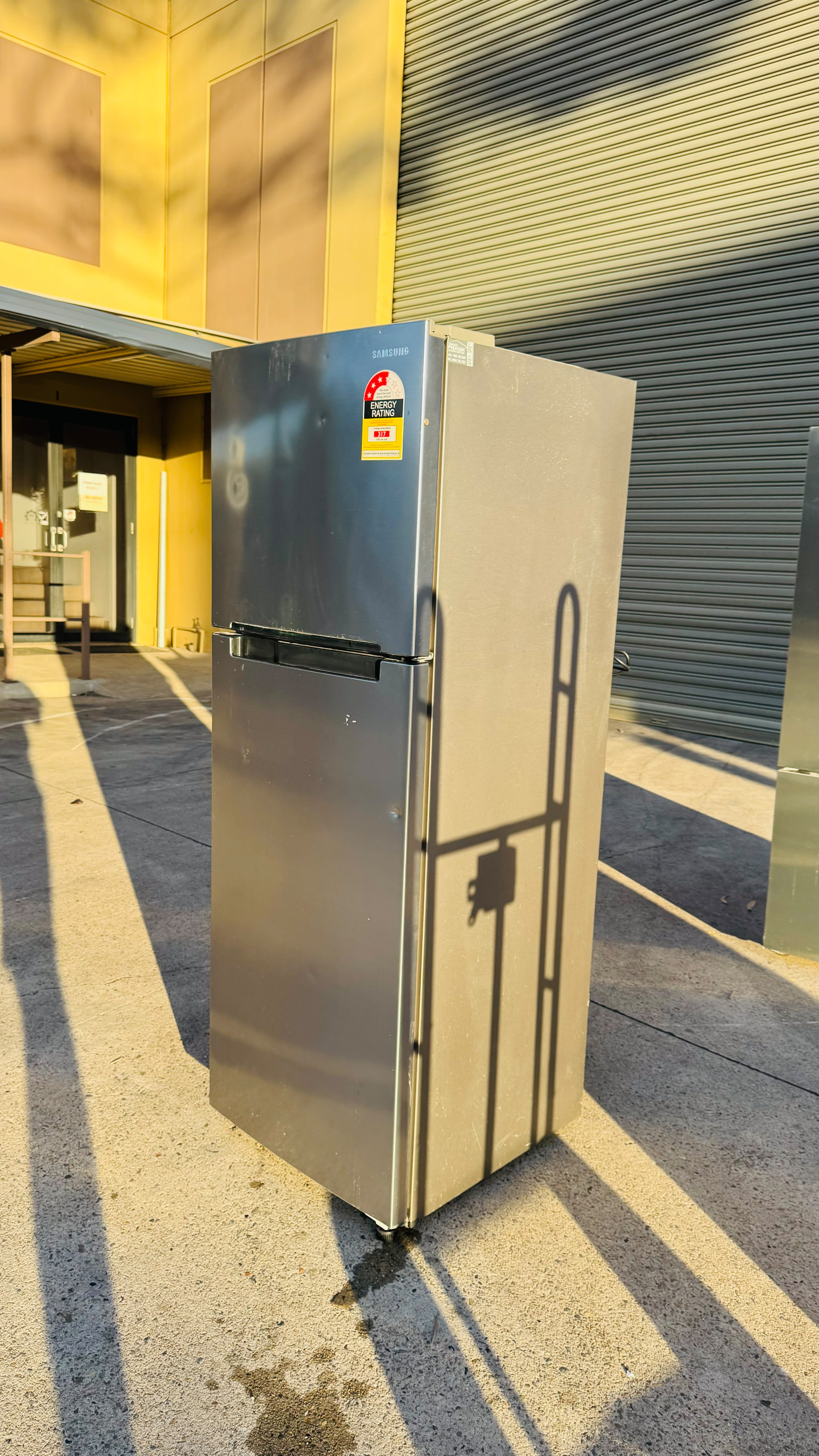 SAMSUNG 341 LITRES FRIDGE FREEZER