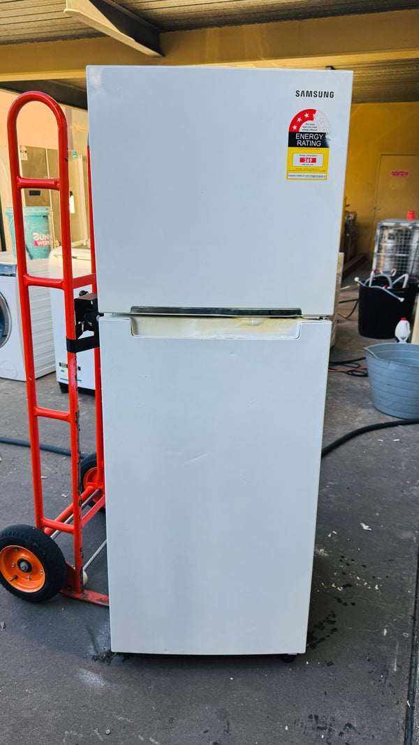 SAMSUNG 255 LITRES FRIDGE FREEZER