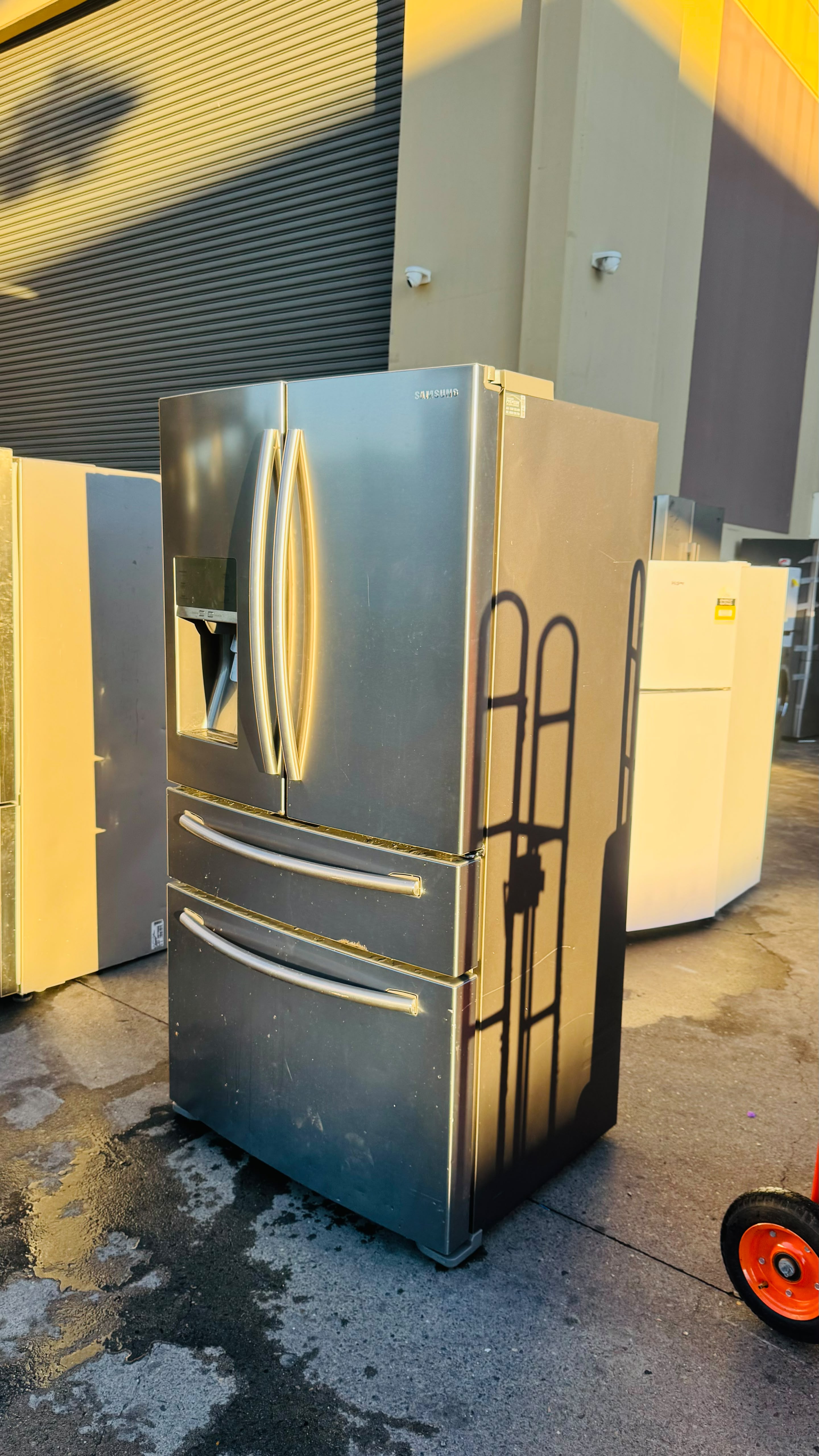 SAMSUNG FRENCH DOOR 680 LITRES FRIDGE FREEZER