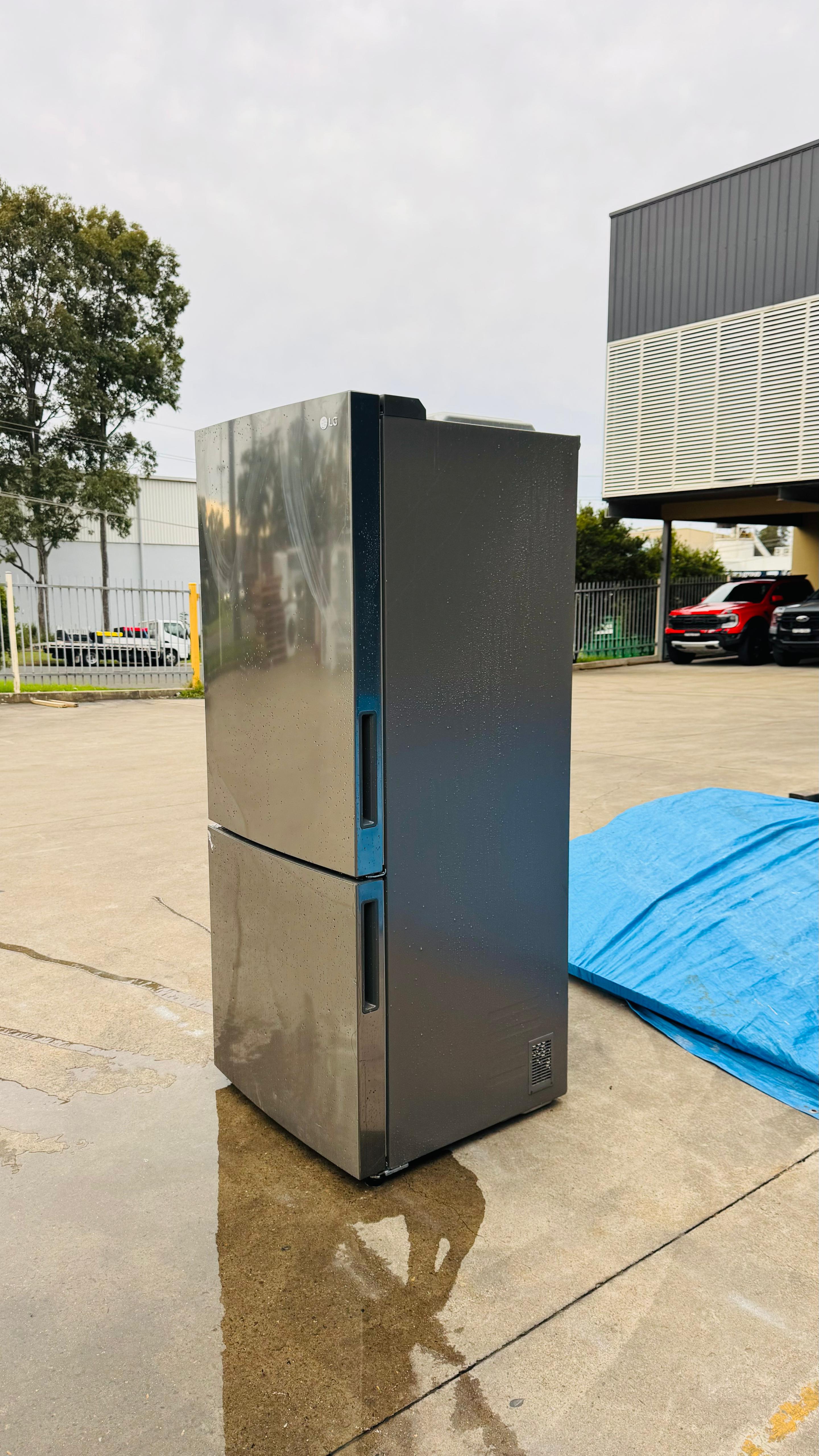 LG 454 LITRES FRIDGE FREEZER
