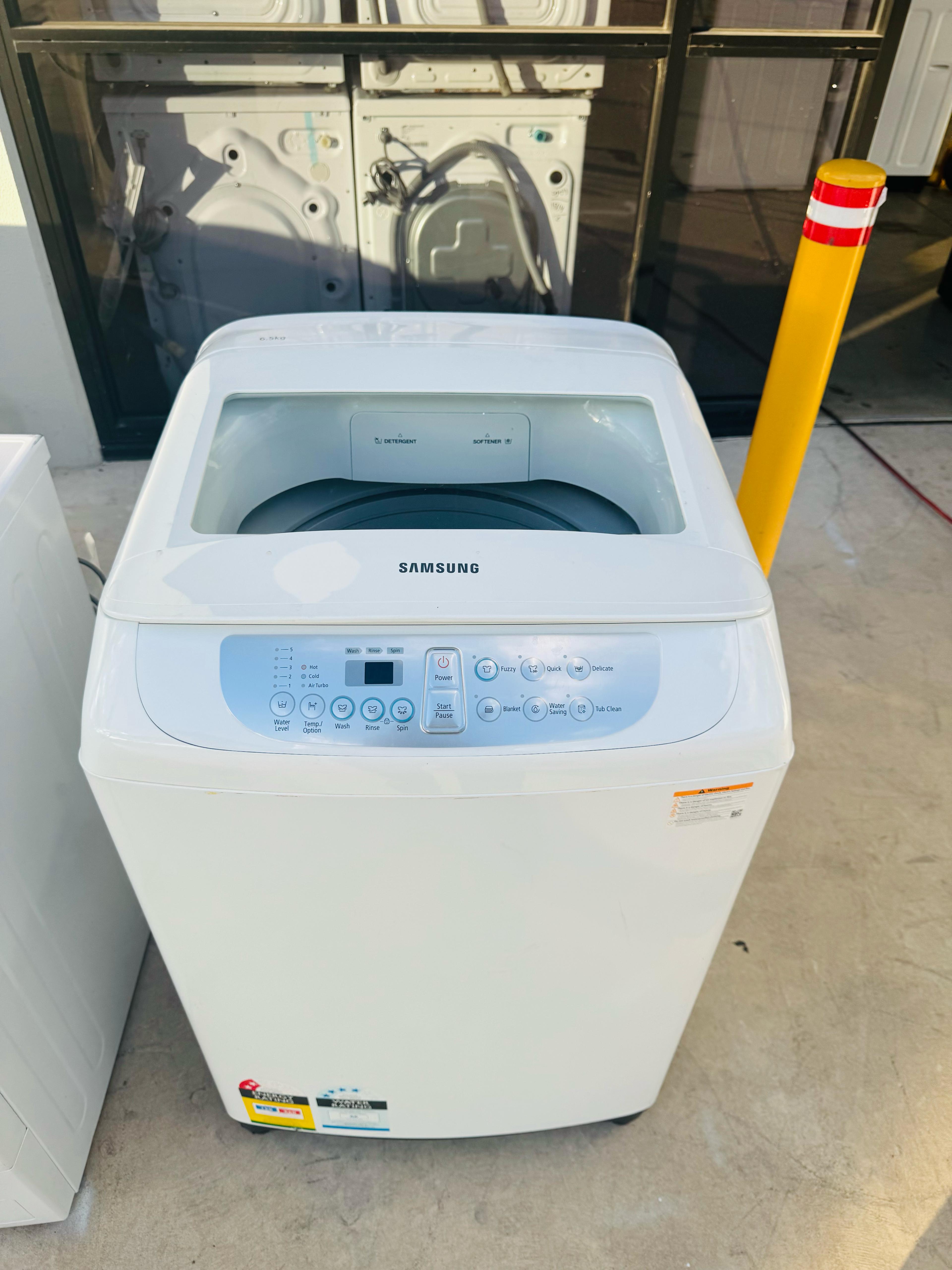 **SAMSUNG 270 LITRES FRIDGE FREEZER & 6.5 KGS TOP LOADER WASHING MACHINE COMBO PACKAGE DEAL**