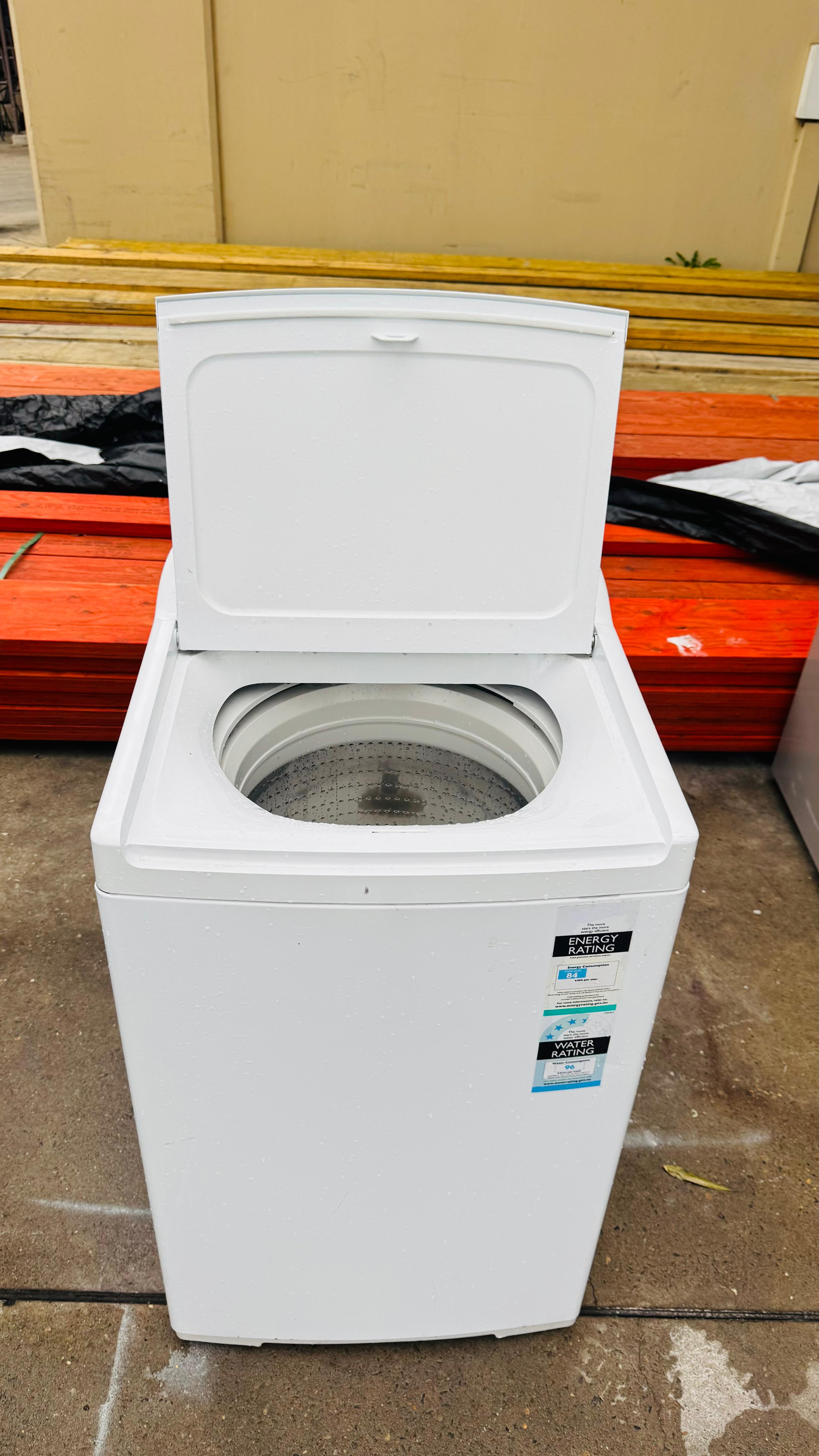 FISHER AND PAYKEL 8.5KGS TOP LOADER WASHING MACHINE