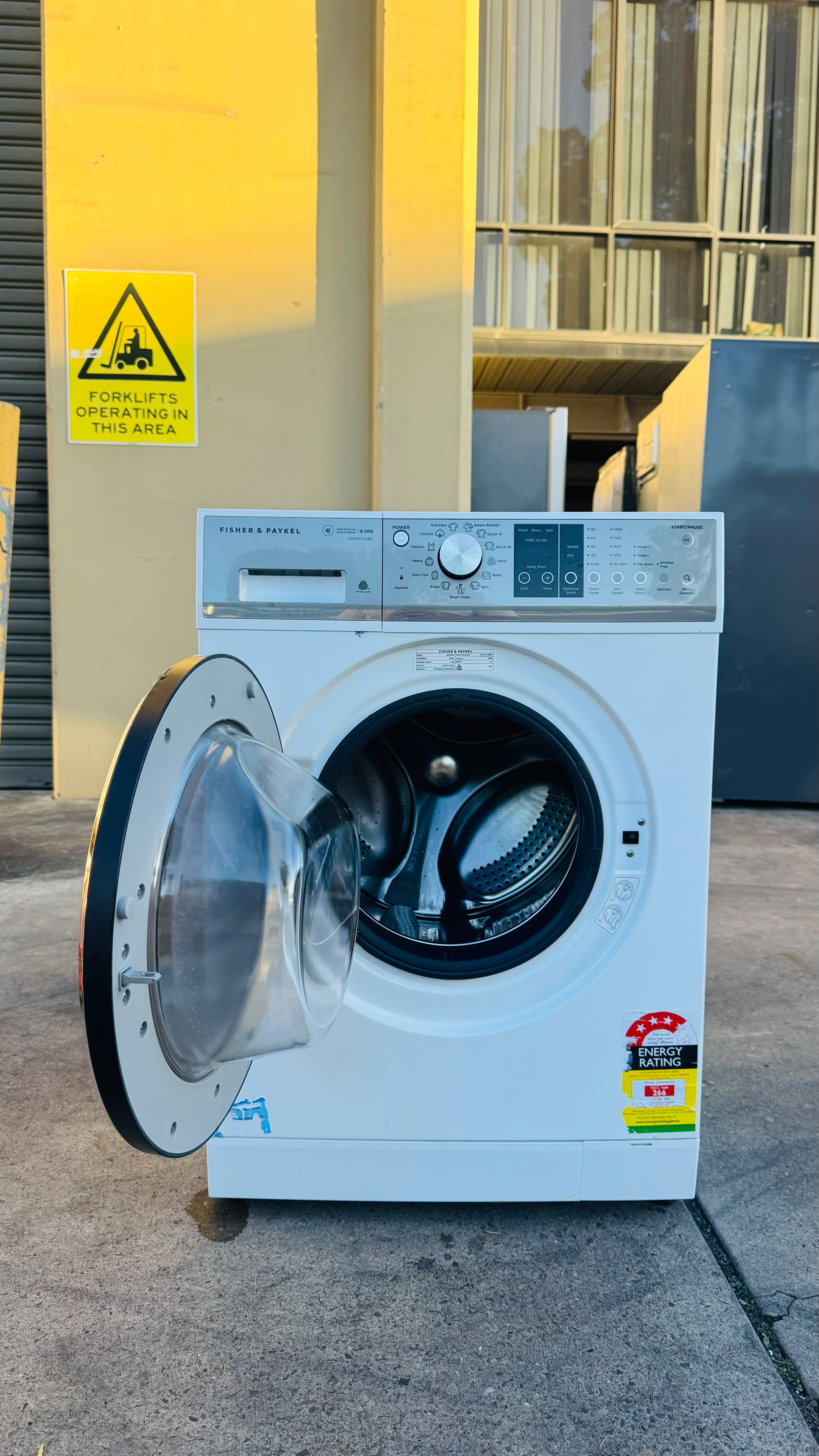 FISHER AND PAYKEL 8.5KGS FRONT LOADER WASHING MACHINE