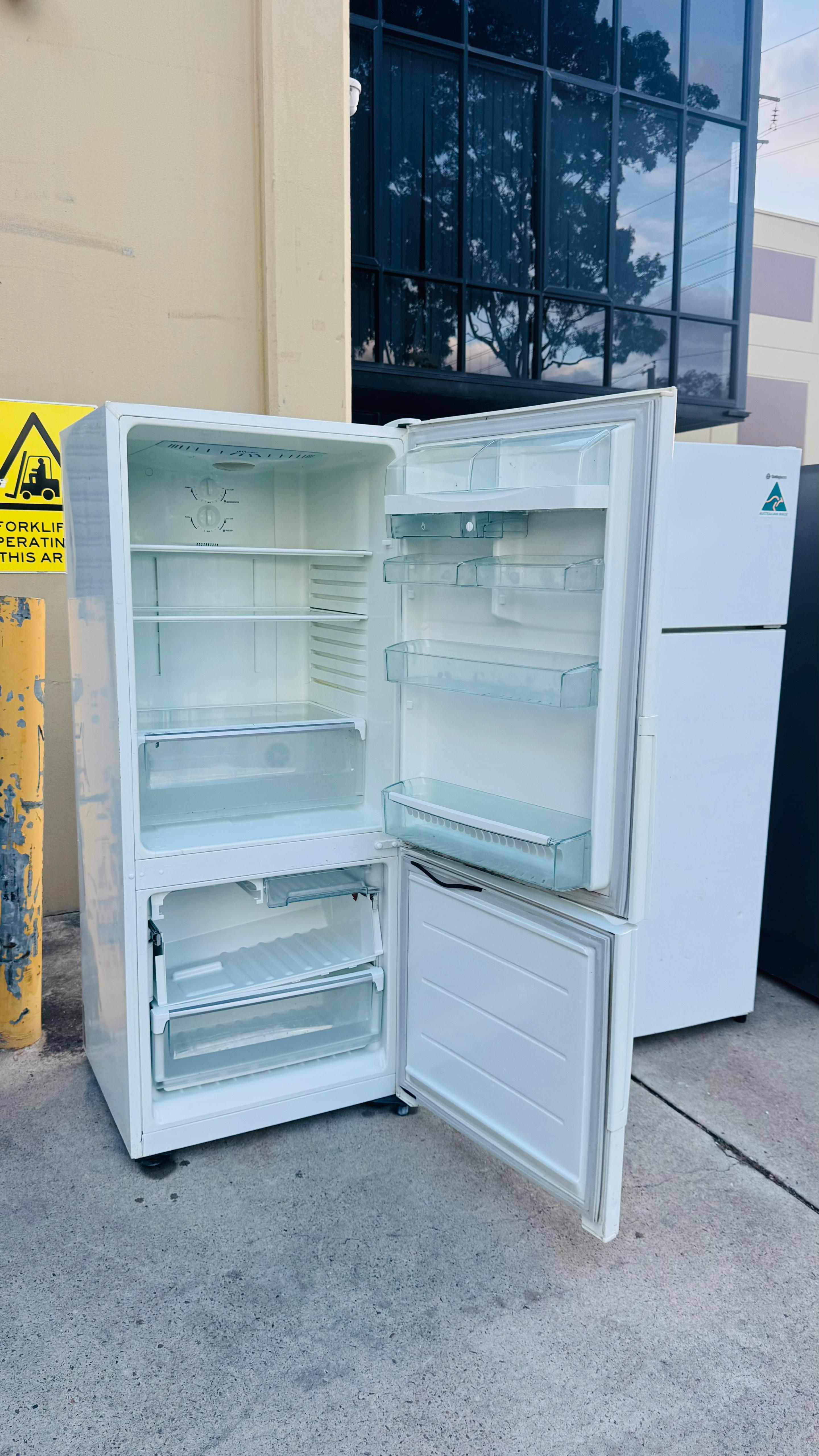 WESTINGHOUSE 430 LITRES FRIDGE FREEZER