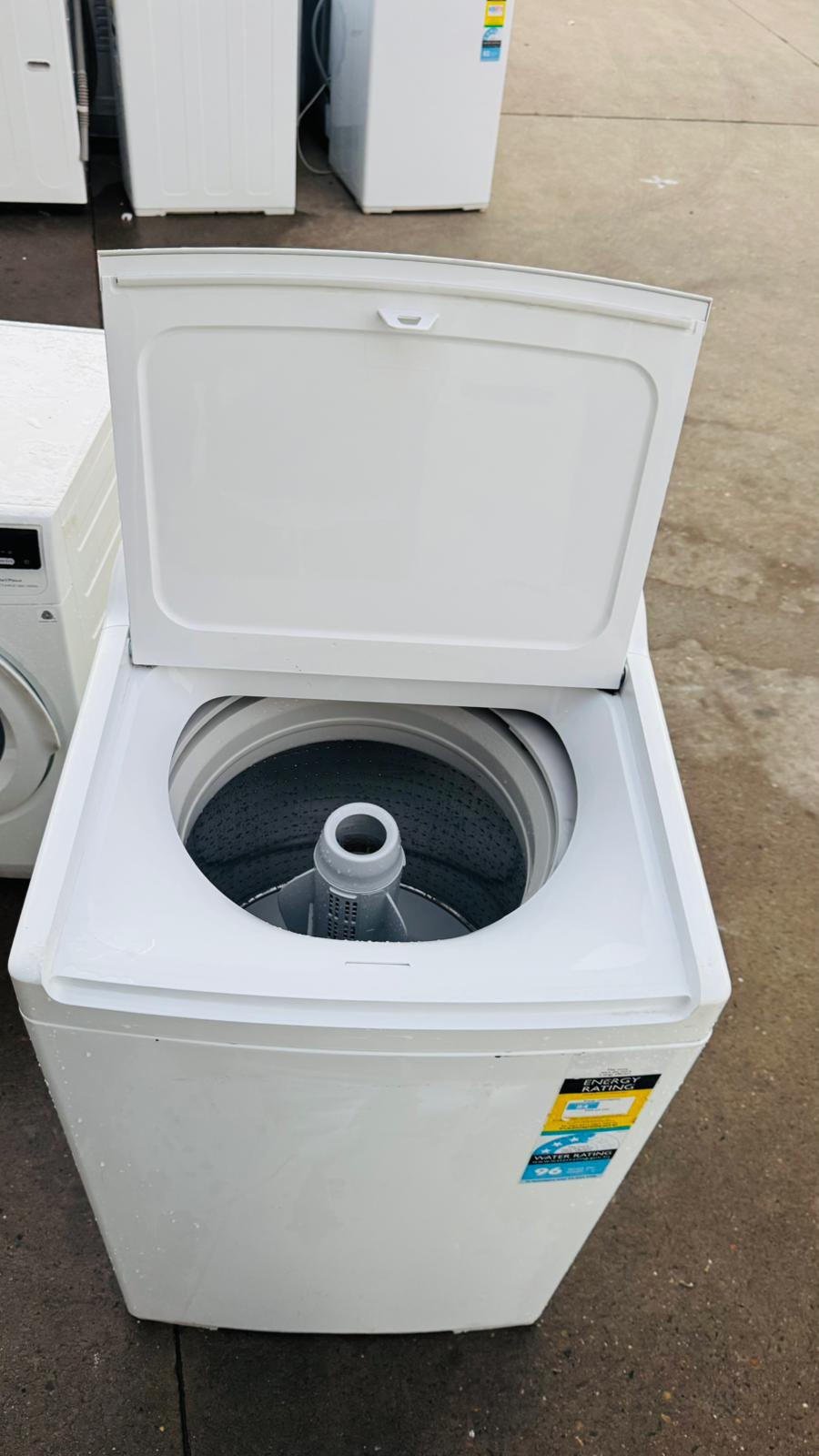 FISHER AND PAYKEL 8.5 KGS TOP LOADER WASHING MACHINE