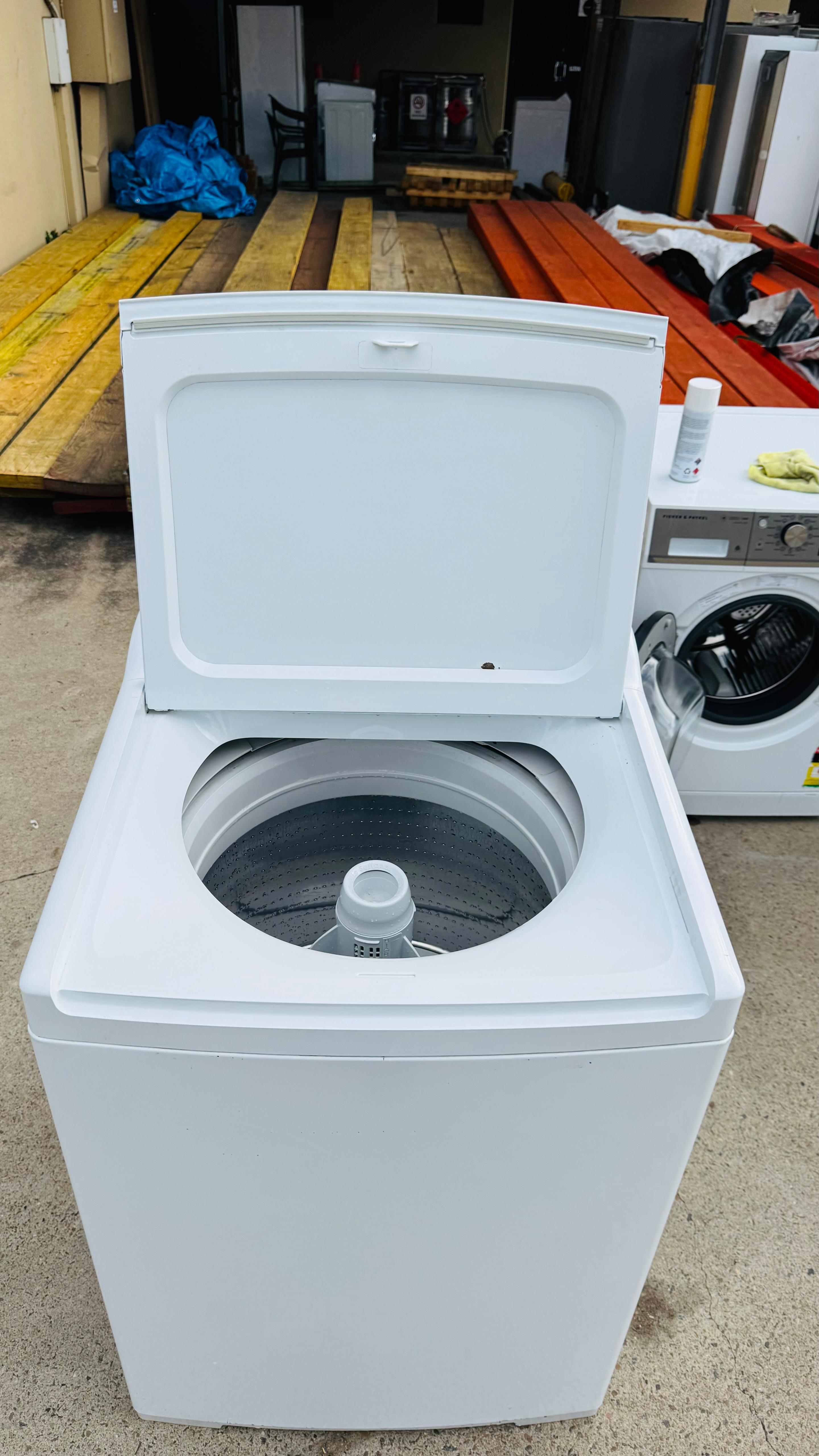 FISHER AND PAYKEL 10KGS TOP LOADER WASHING MACHINE