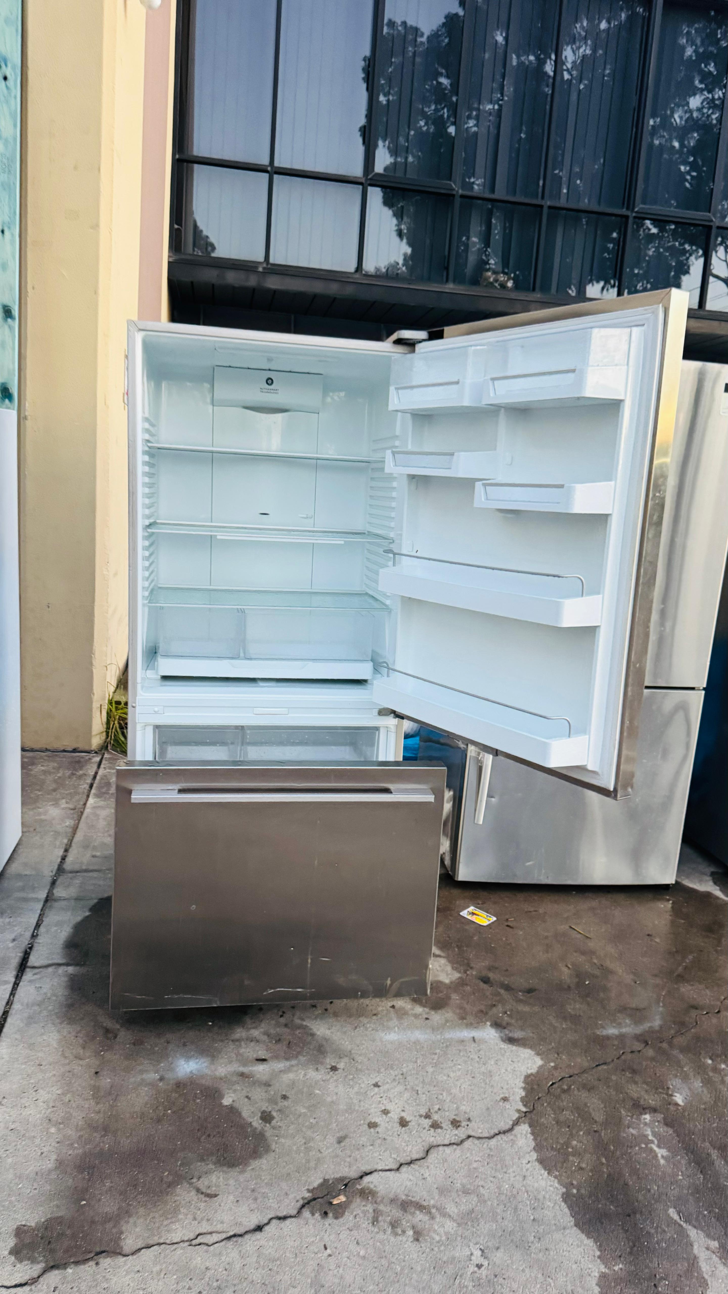 FISHER AND PAYKEL 519 LITRES FRIDGE FREEZER