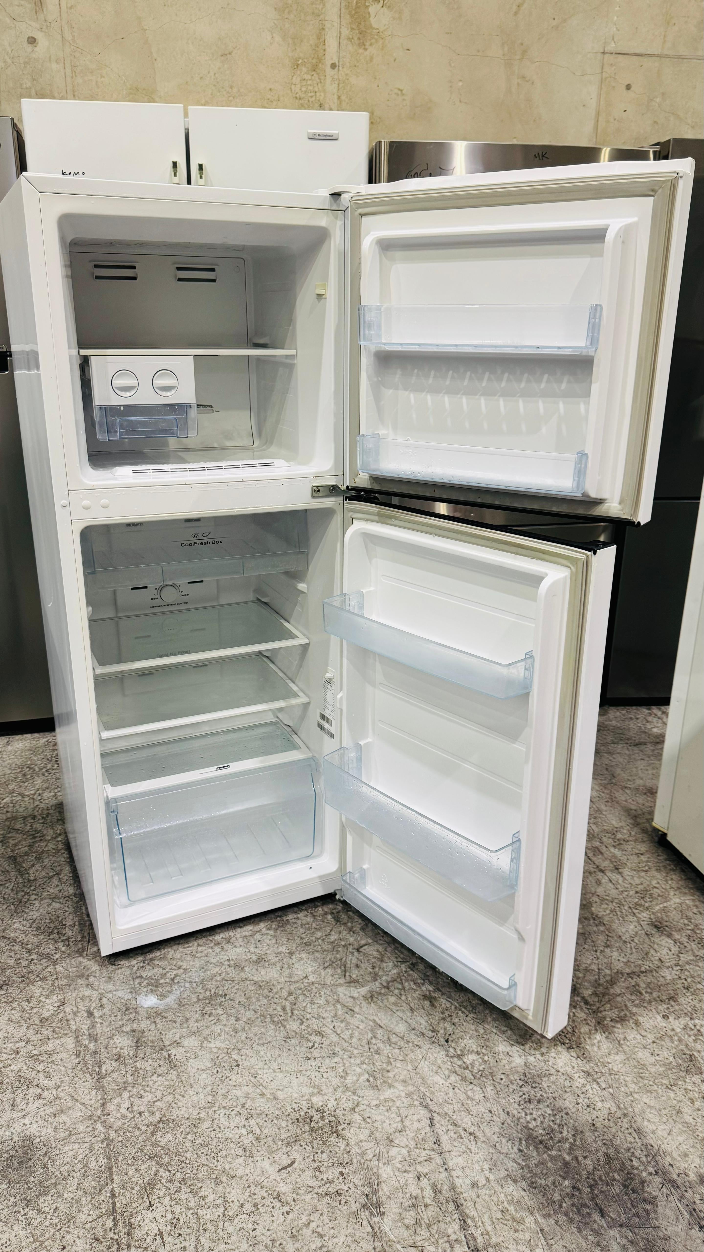 HISENSE 230 LITRES FRIDGE FREEZER