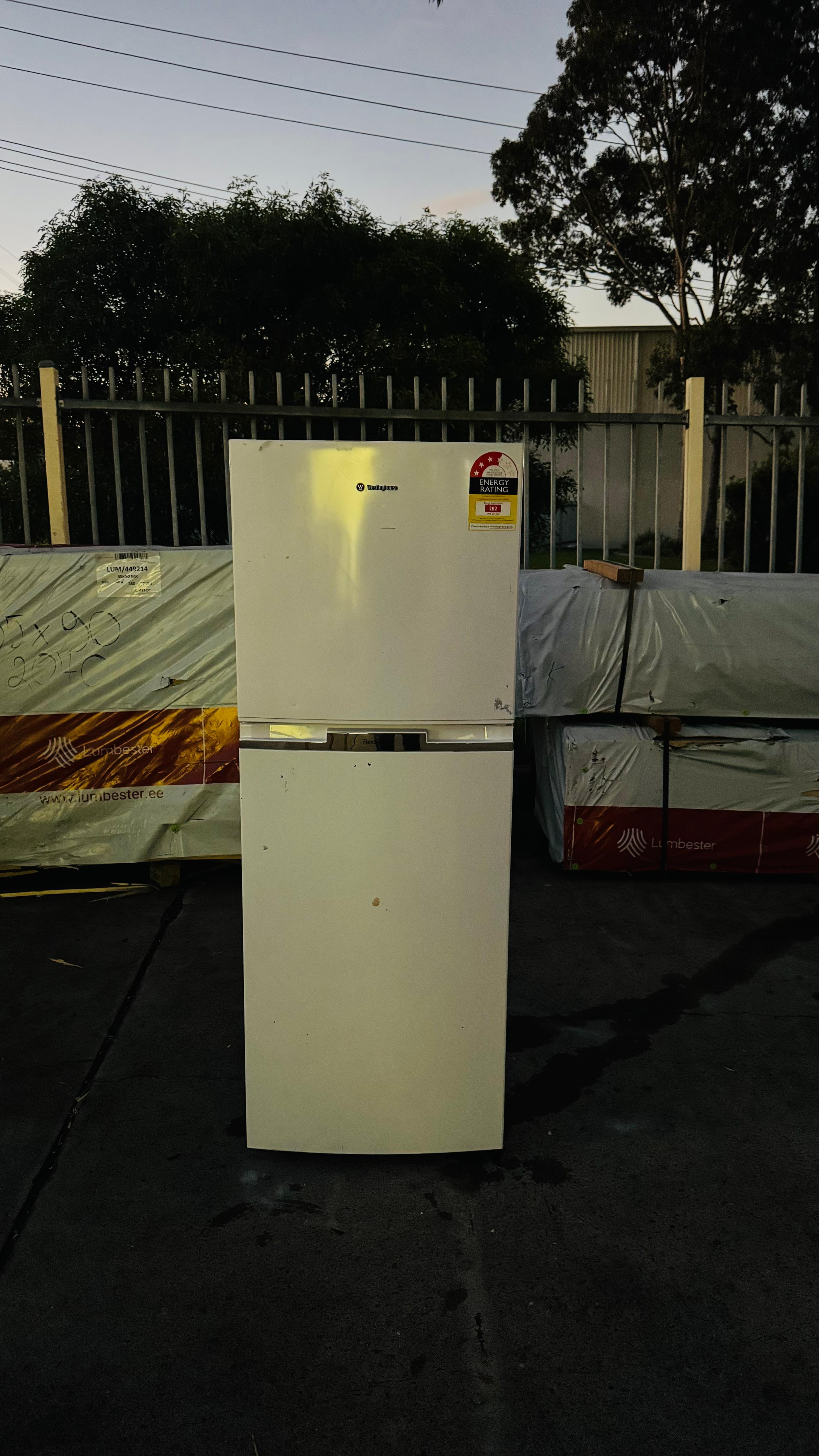 WESTINGHOUSE 245 LITERS FRIDGE FREEZER