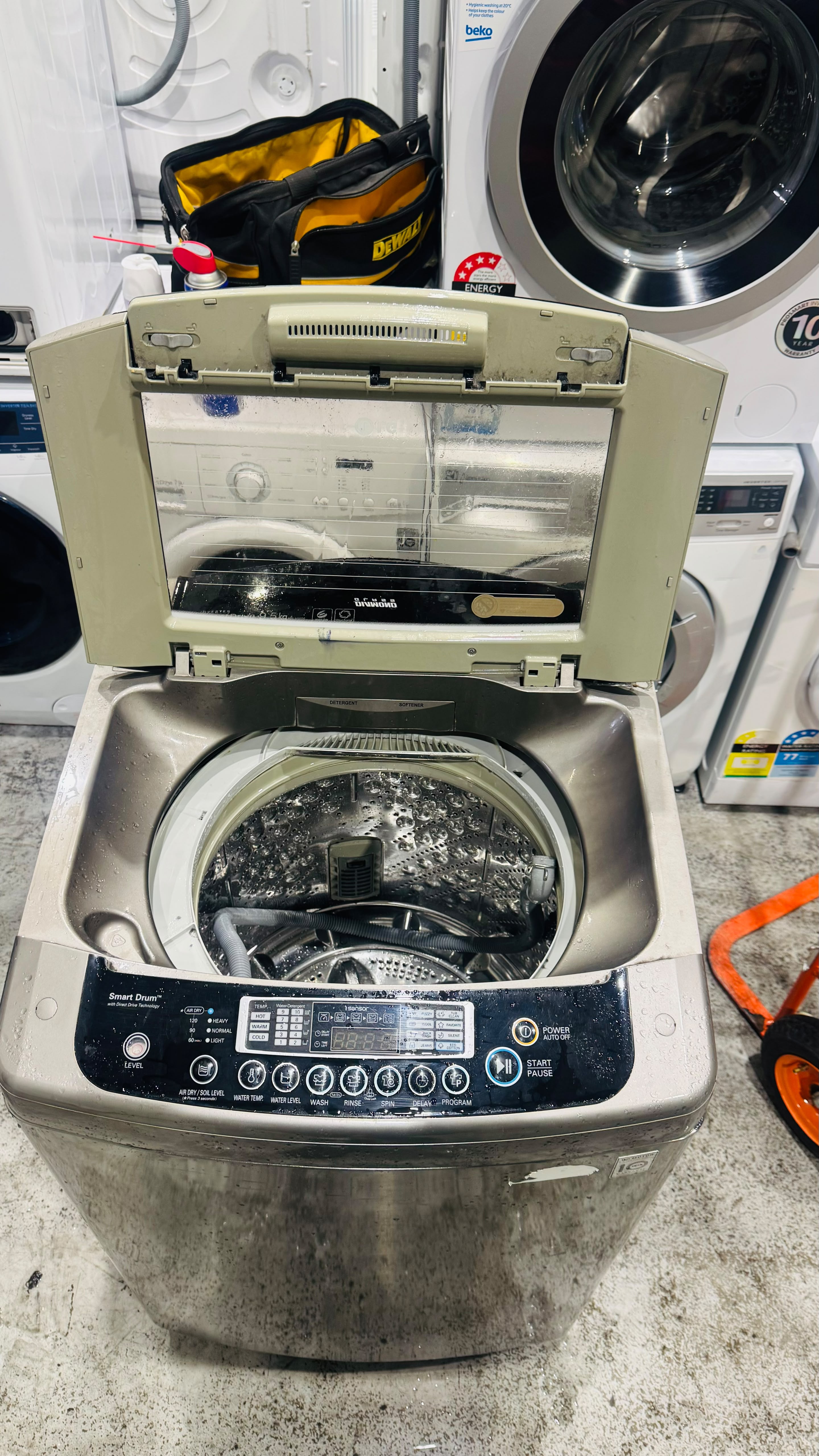 LG 9.5KGS TOP LOADER WASHING MACHINE