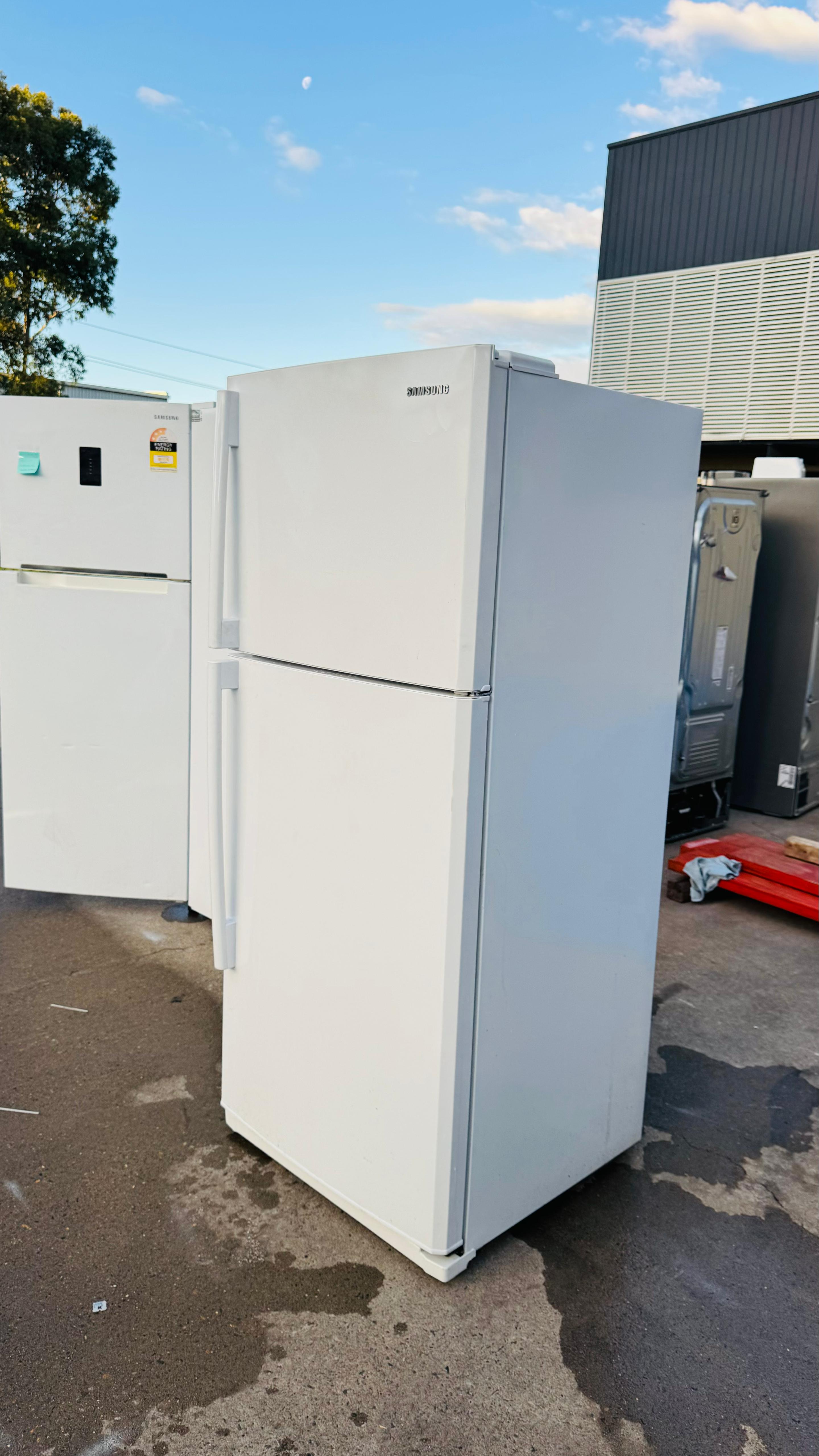 SAMSUNG 434 LITRES FRIDGE FREEZER