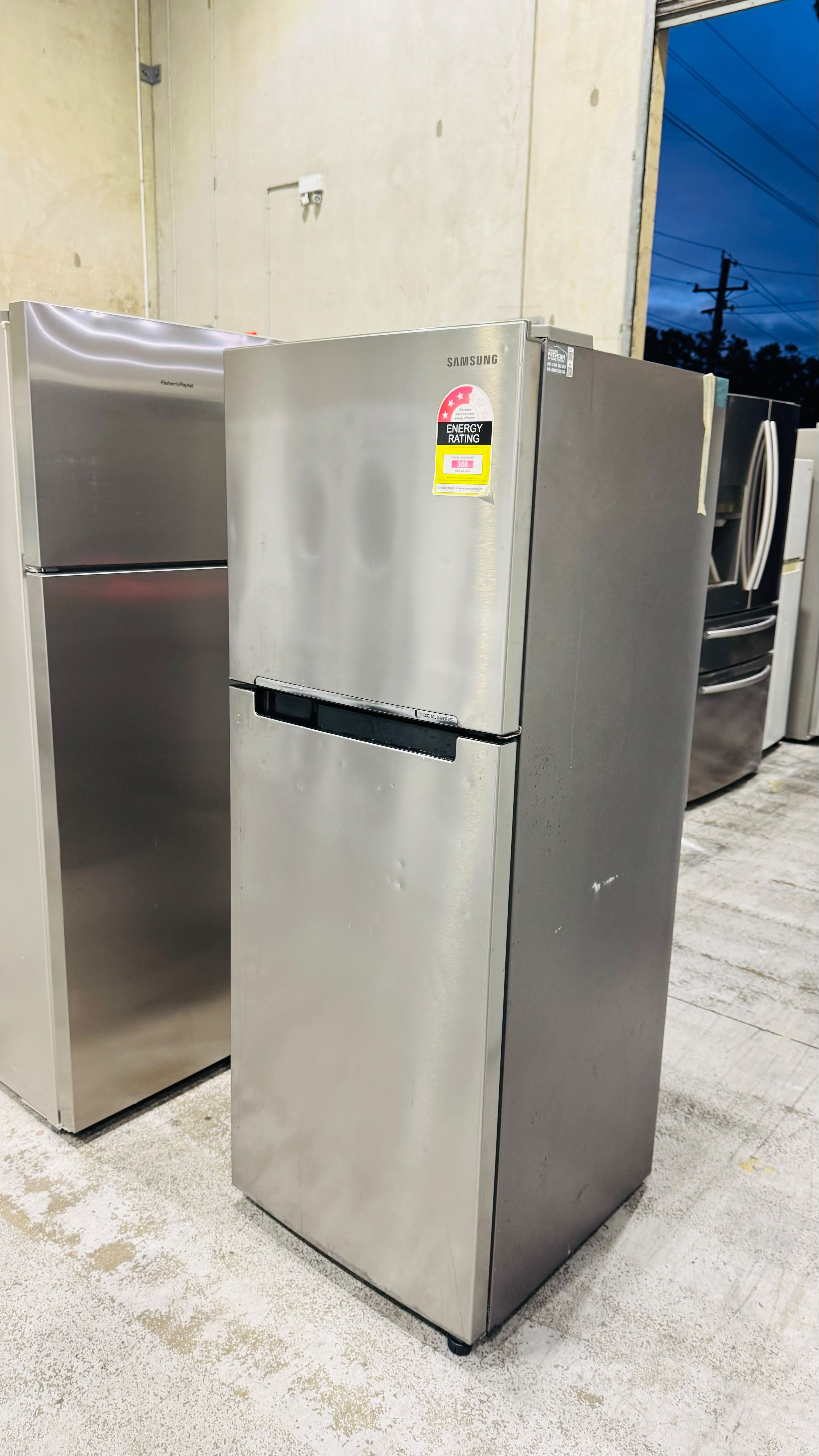 SAMSUNG 320 LITRES FRIDGE FREEZER