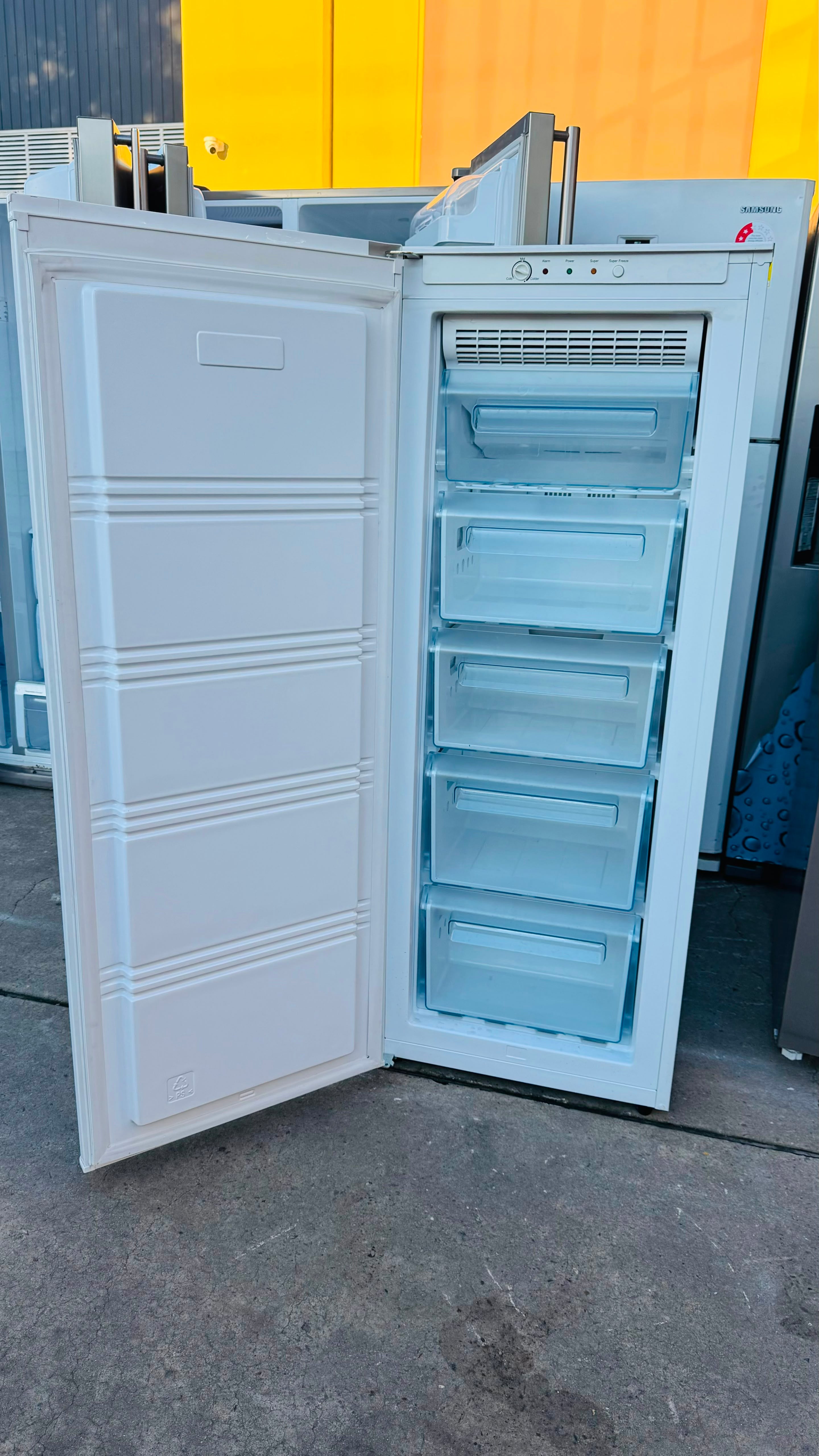 HISENSE 177 LITRES FREEZER ONLY